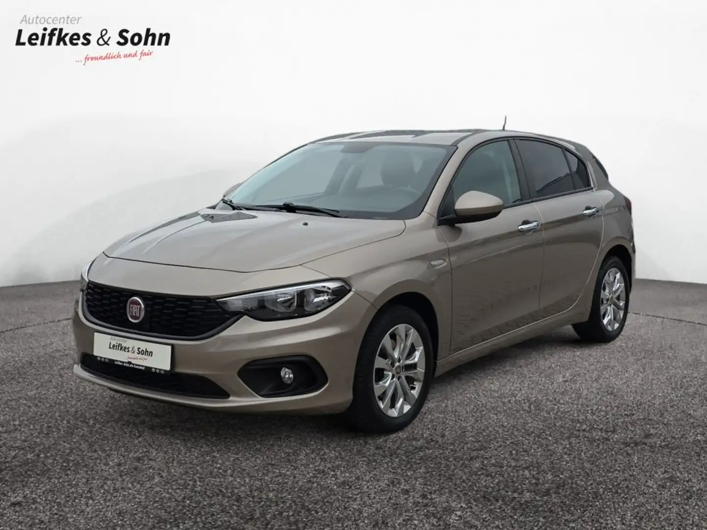 Fiat Tipo 1.4 16V Pop Grijs - 1