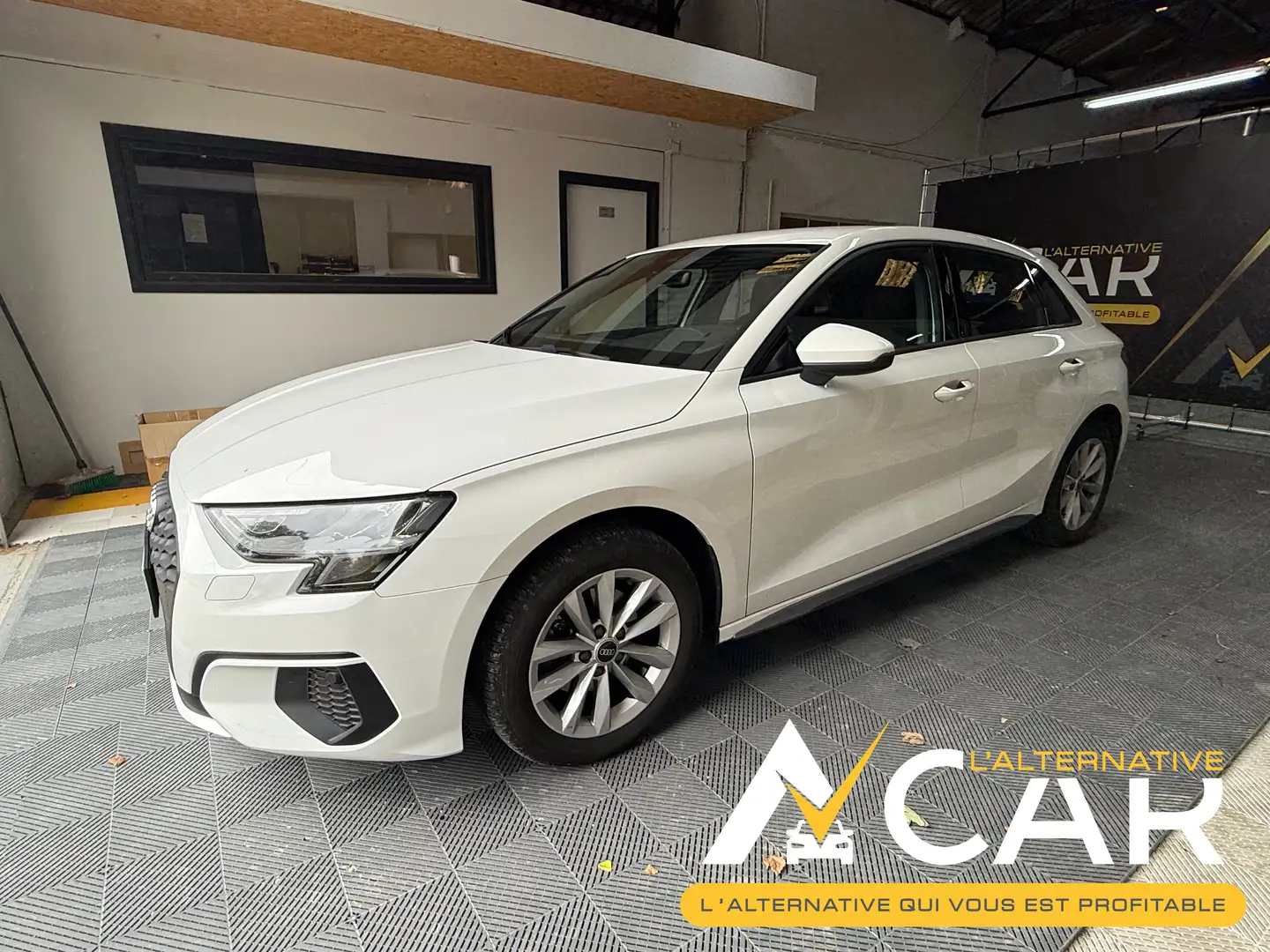 Audi A3 Sportback 35 TFSI S tronic - GARANTIE 01/2029 Blanc - 1