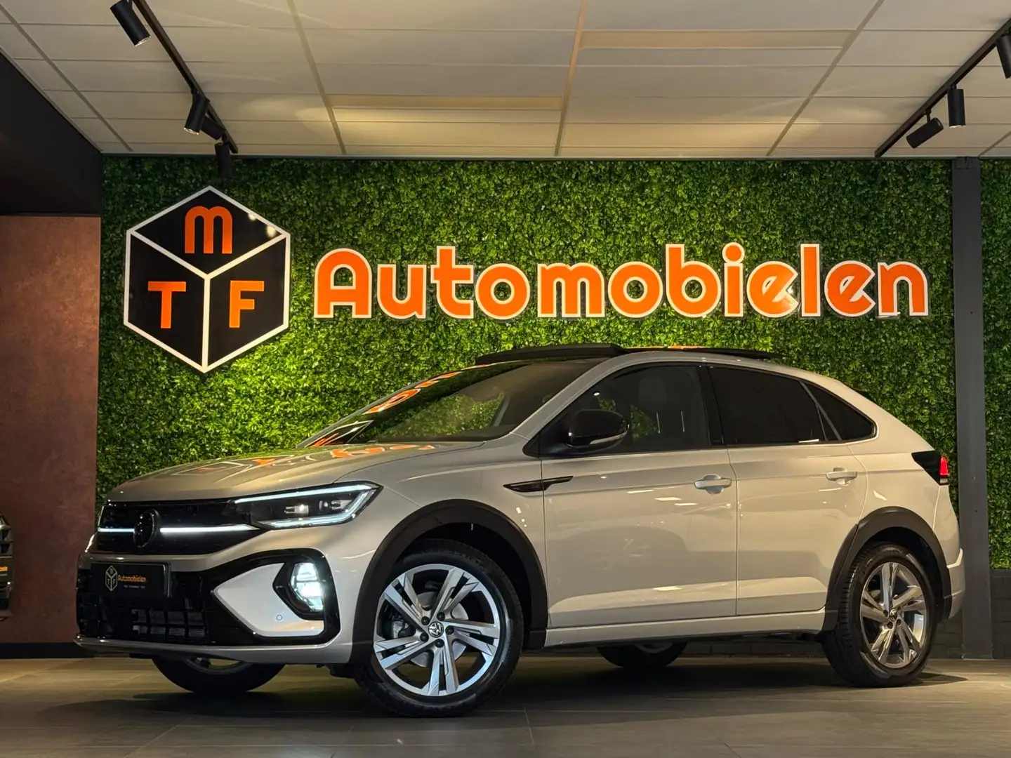 Volkswagen Taigo 1.0 TSI 2x R-Line 150 PK |PANO|IQ.LIGHTS|ACC|LANEA Grijs - 1