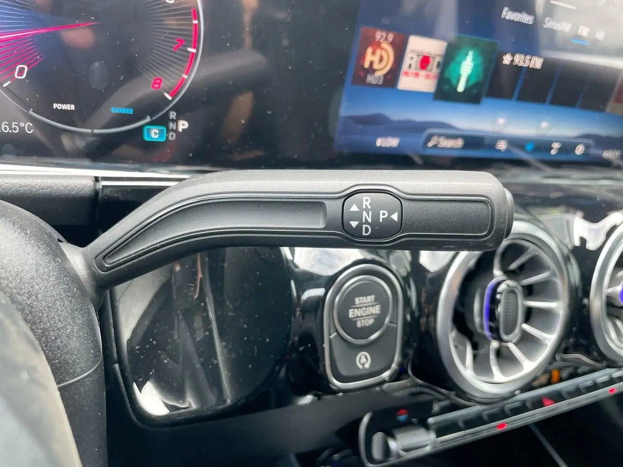 Mercedes-Benz GLA снимка Mercedes-Benz GLA