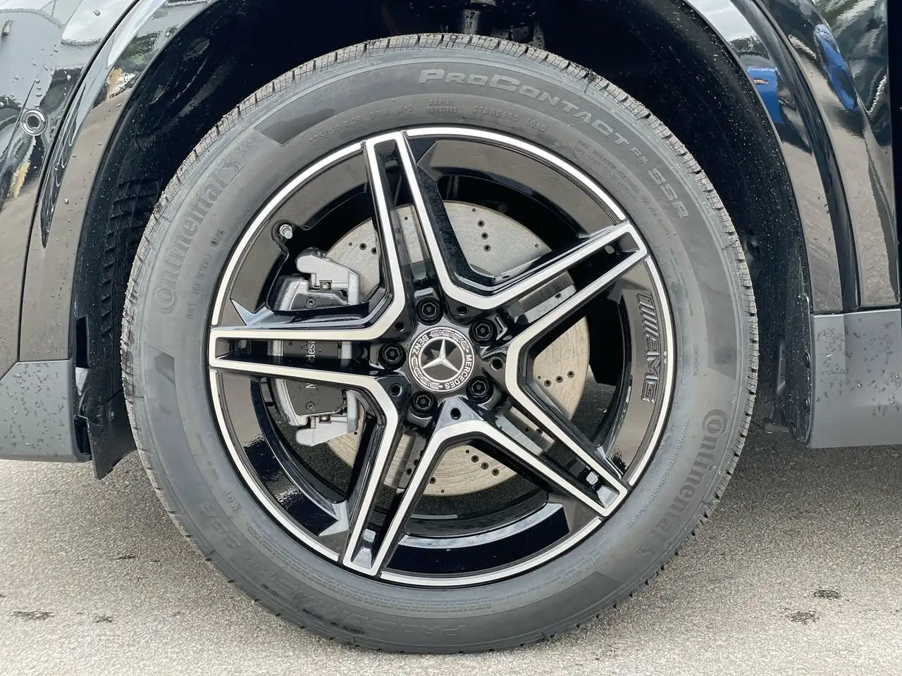 Mercedes-Benz GLA снимка Mercedes-Benz GLA
