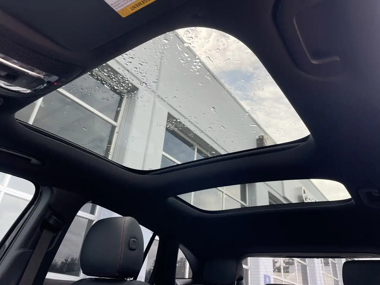 Mercedes-Benz GLA снимка Mercedes-Benz GLA