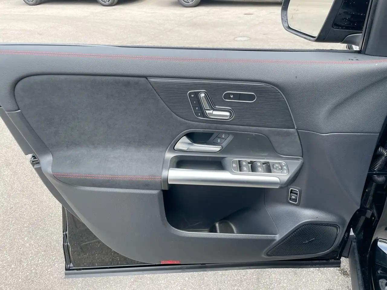 Mercedes-Benz GLA снимка Mercedes-Benz GLA