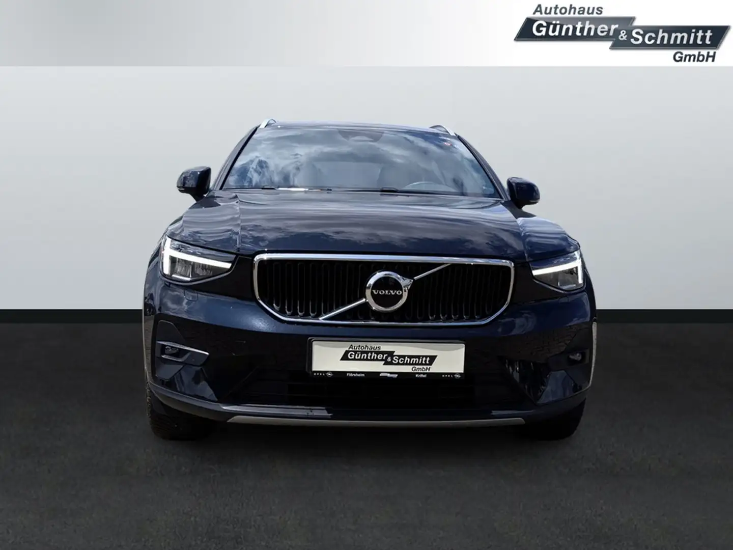 Volvo XC40 2.0 Core 2WD AHK LED SCHEINWERFER Schwarz - 2