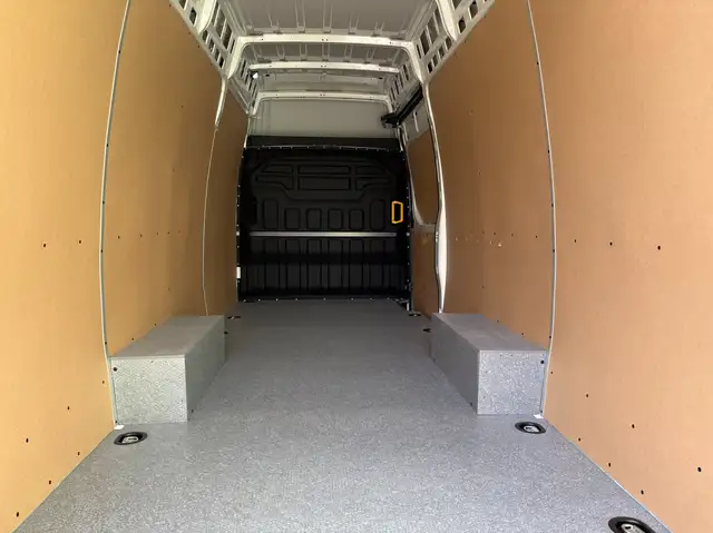 Iveco Daily 35S14HA8 V Kastenwagen Ansicht 8