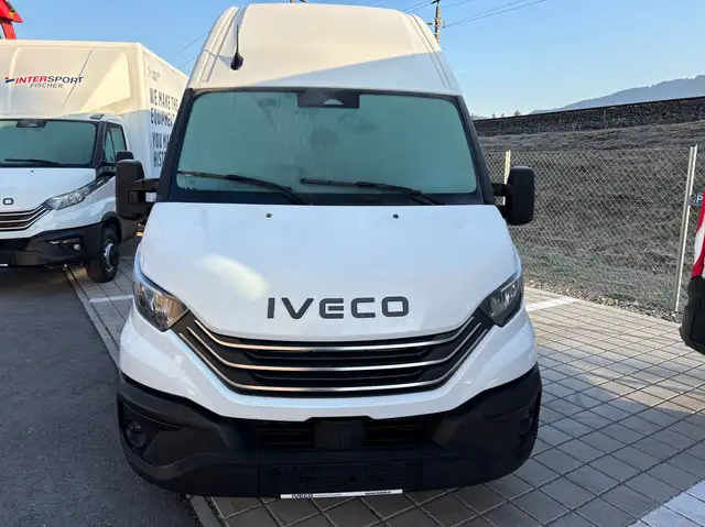 Iveco Daily 35S14HA8 V Kastenwagen Ansicht 3