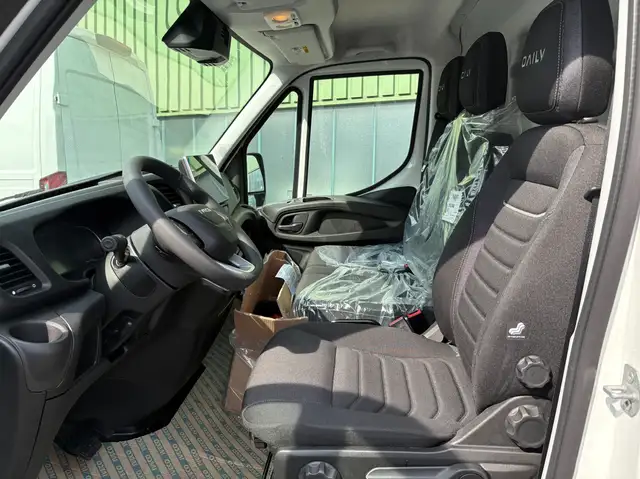 Iveco Daily 35S14HA8 V Kastenwagen Ansicht 13