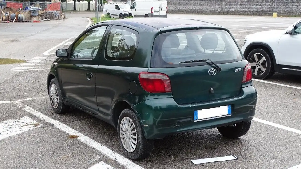 Toyota Yaris 1.0i 16V, 68 cv, cat 3 porte.., foto 5
