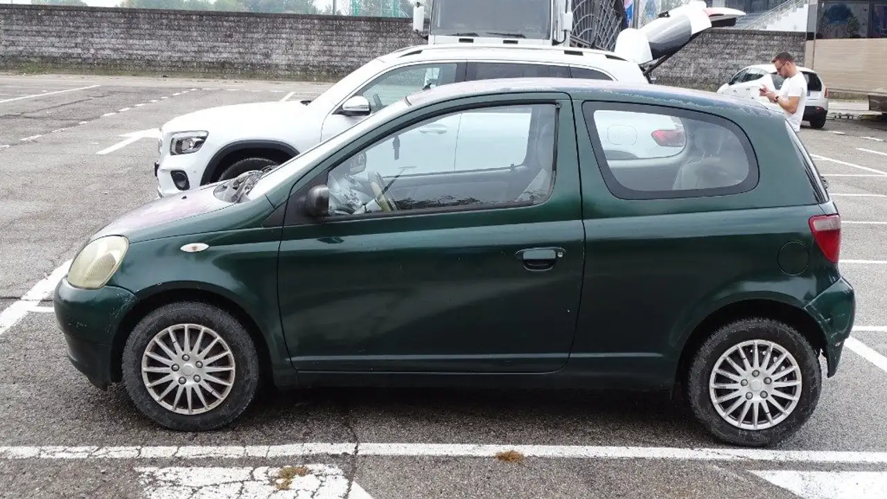 Toyota Yaris 1.0i 16V, 68 cv, cat 3 porte.., foto 4