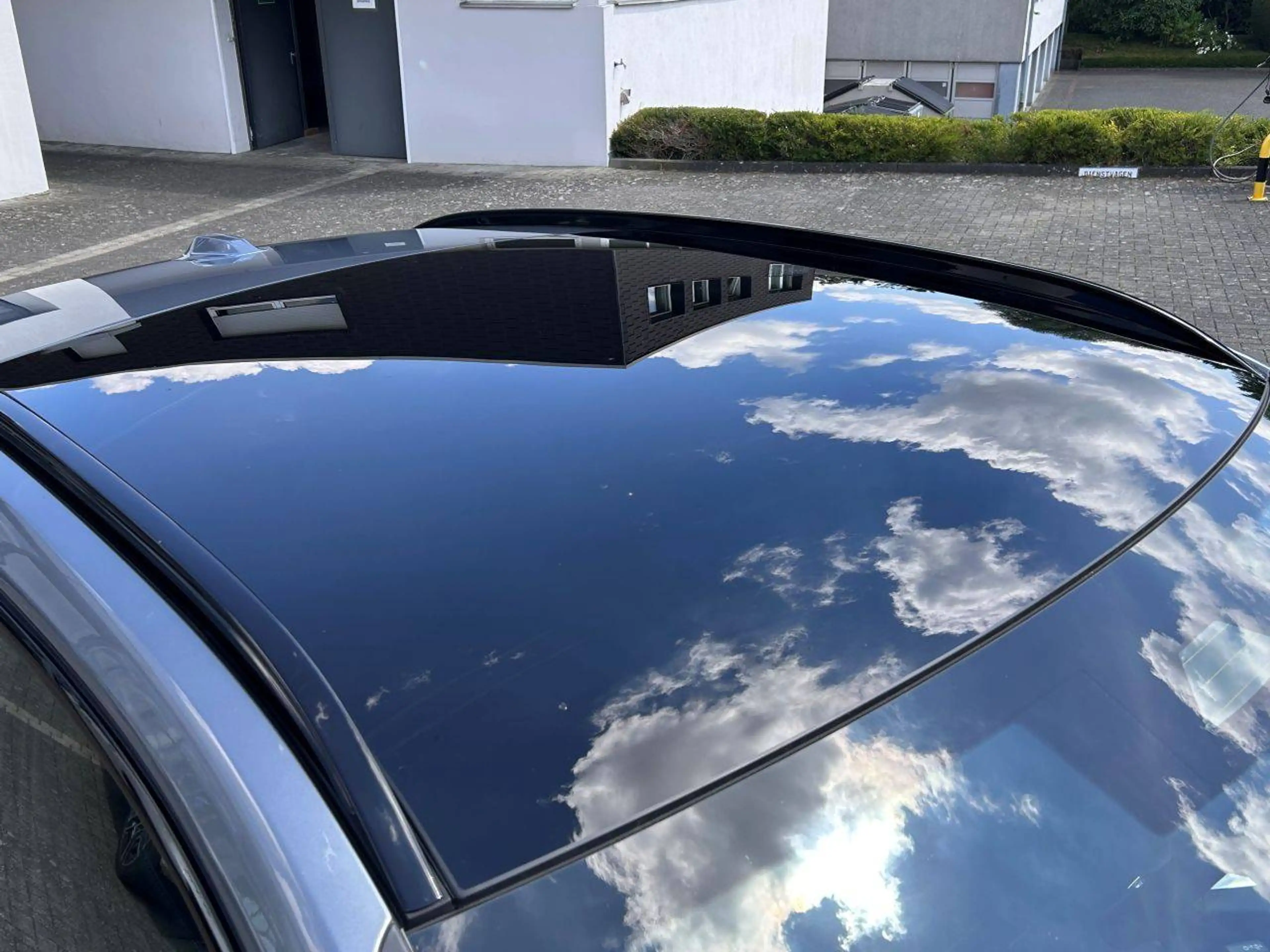 BMW iX2 30 xDrive M Sport / Glasdach / AHK schwenkbar — photo 12