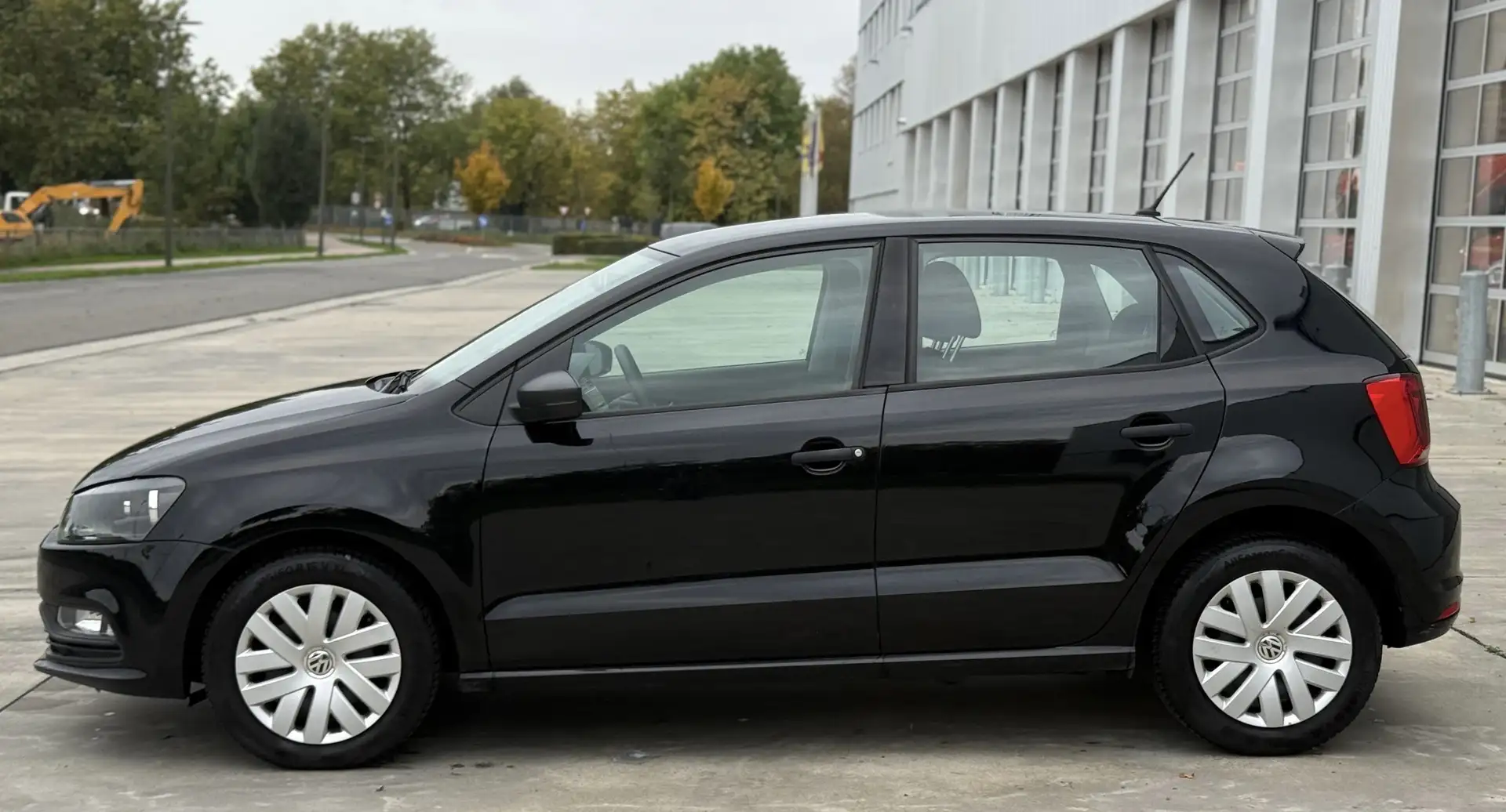 Volkswagen Polo DEALERONDERHOUDEN | EERSTE EIGENAAR | GARANTIE Zwart - 2