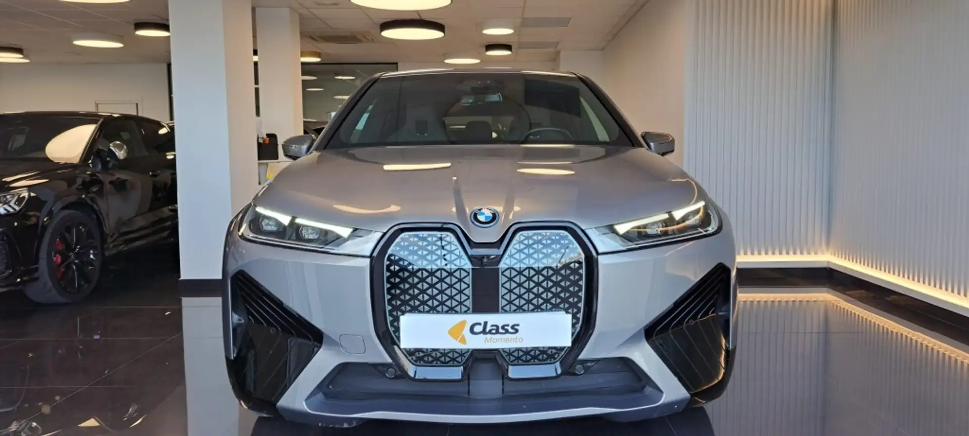 BMW iX xDrive 40 Argent - 2