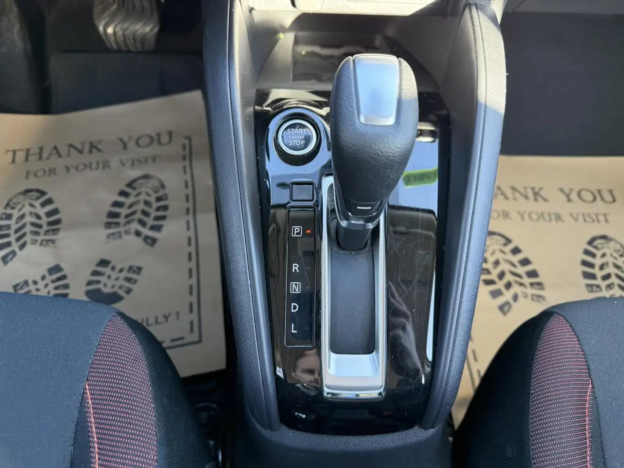 Nissan Versa снимка Nissan Versa