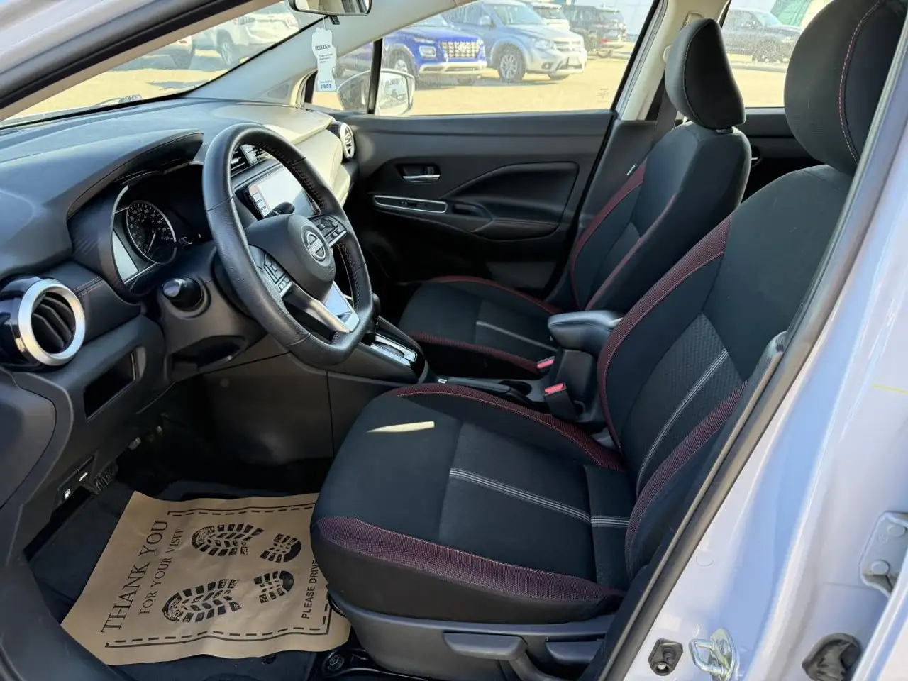 Nissan Versa снимка Nissan Versa