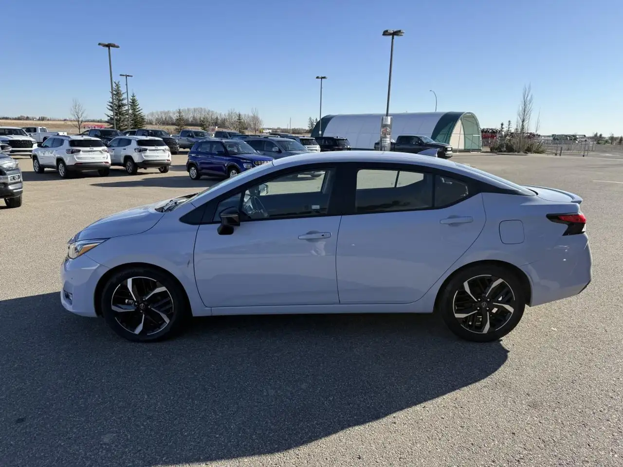 Nissan Versa снимка Nissan Versa
