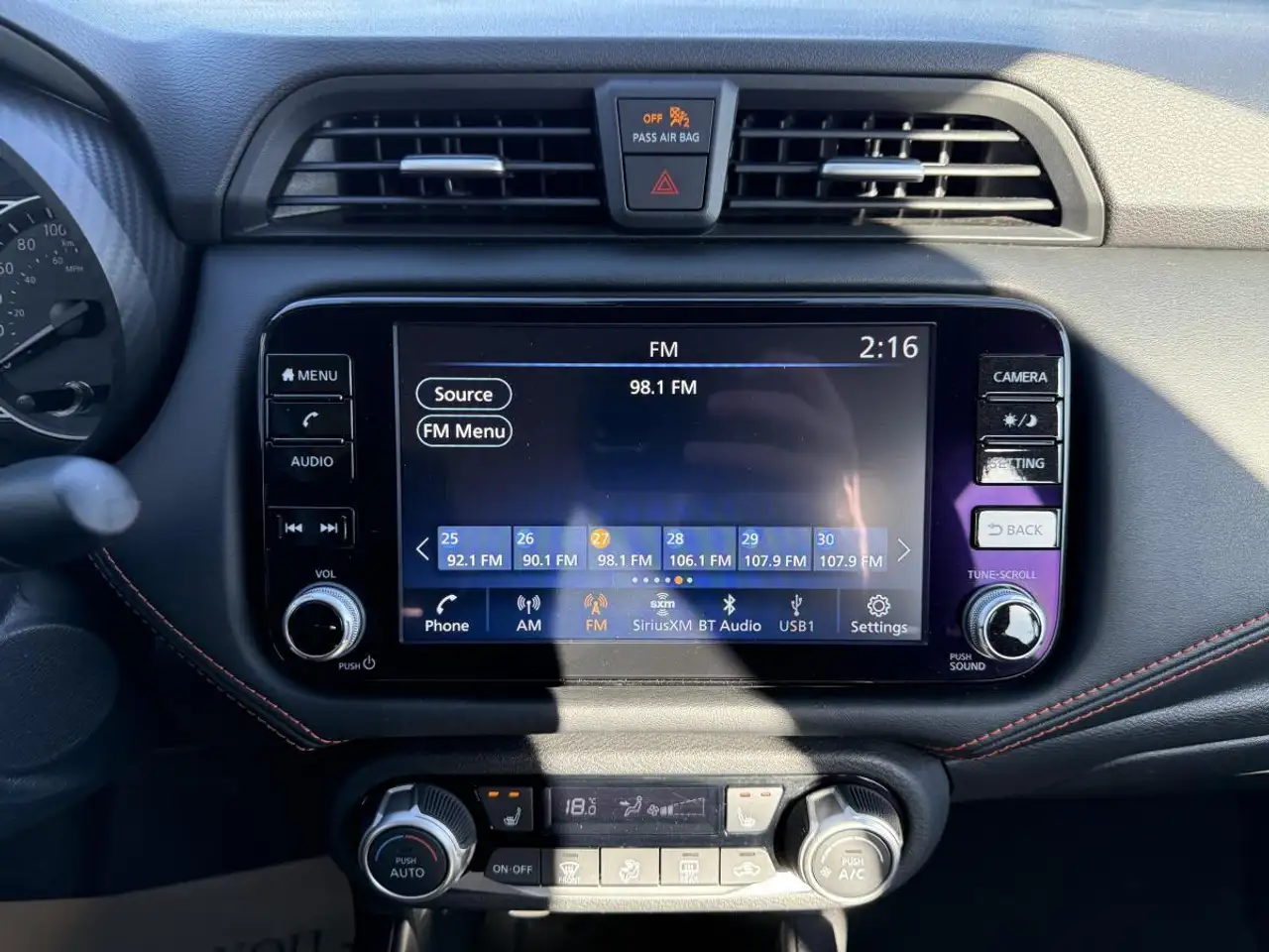 Nissan Versa снимка Nissan Versa