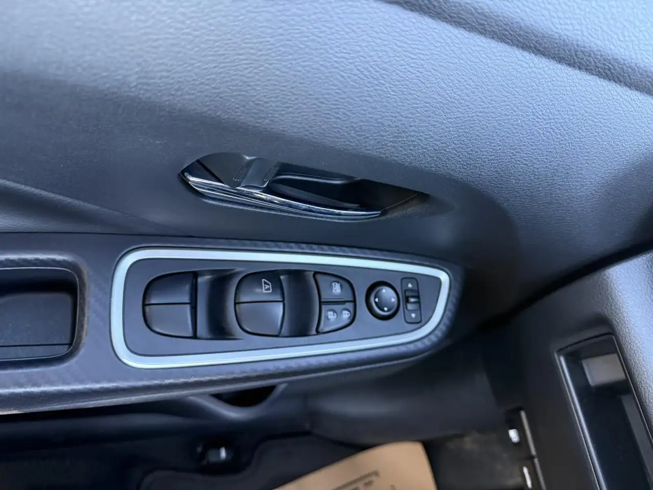 Nissan Versa снимка Nissan Versa