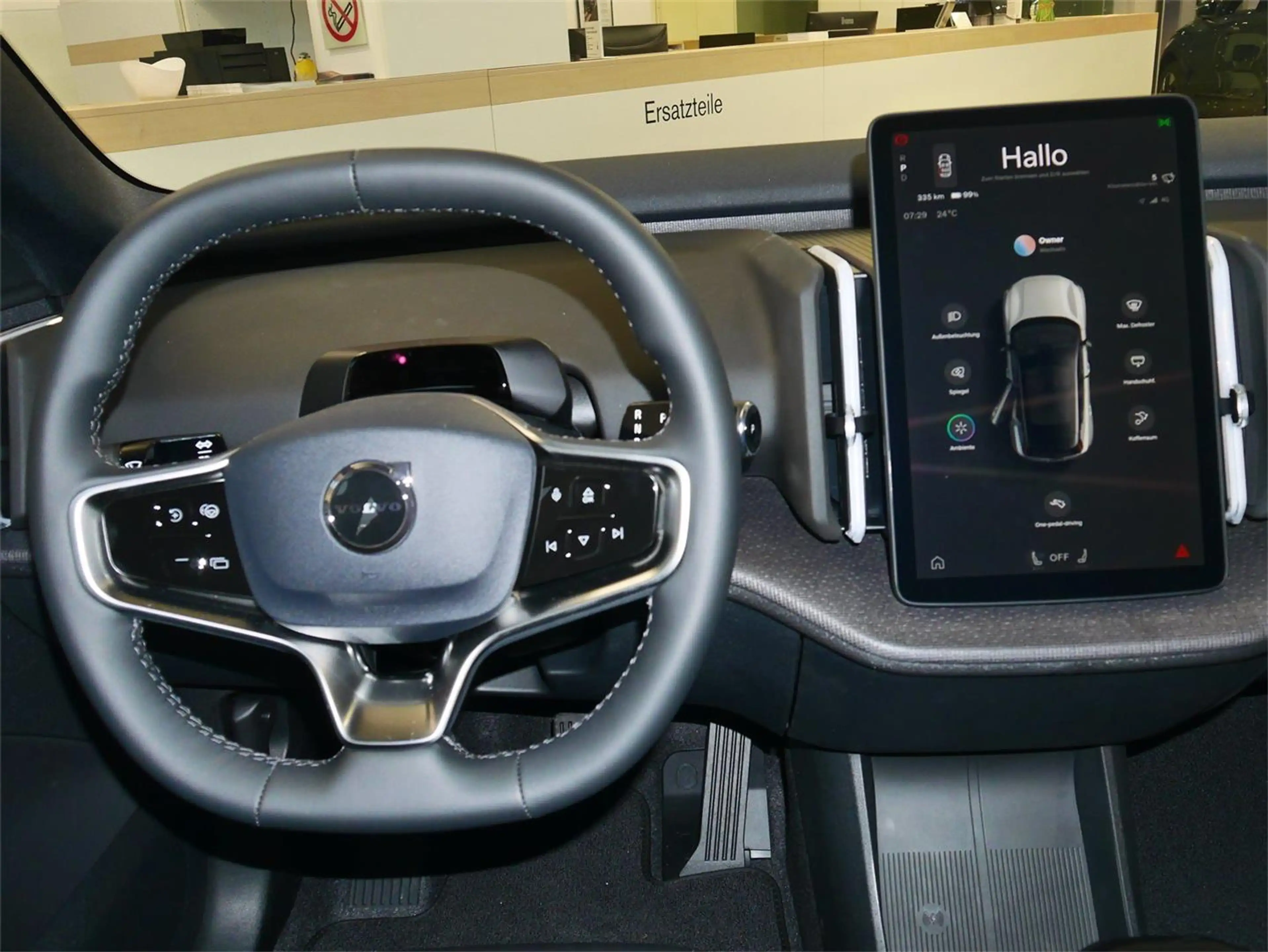 Volvo EX30 P8 AWD Plus — photo 12