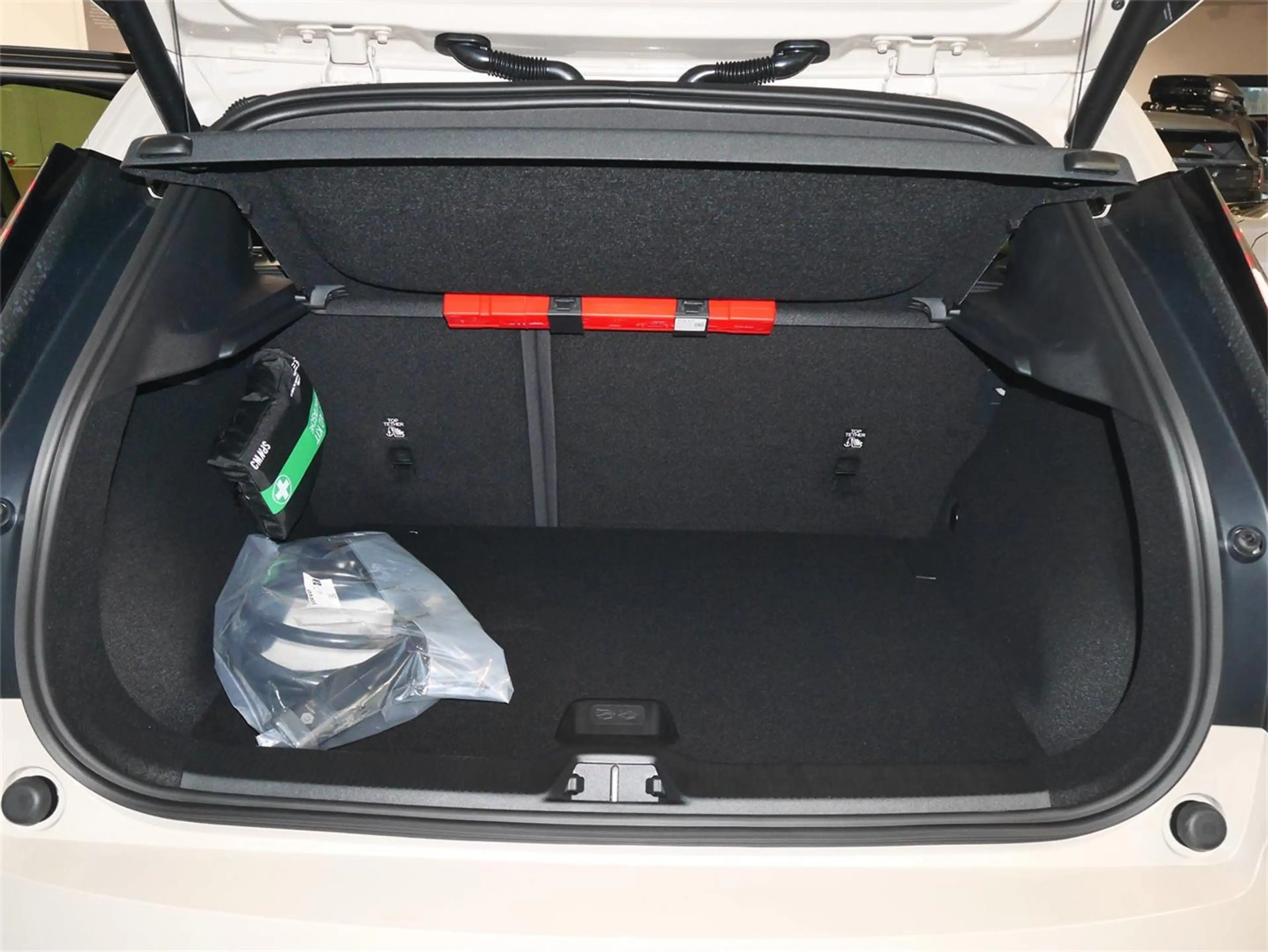 Volvo EX30 P8 AWD Plus — photo 9