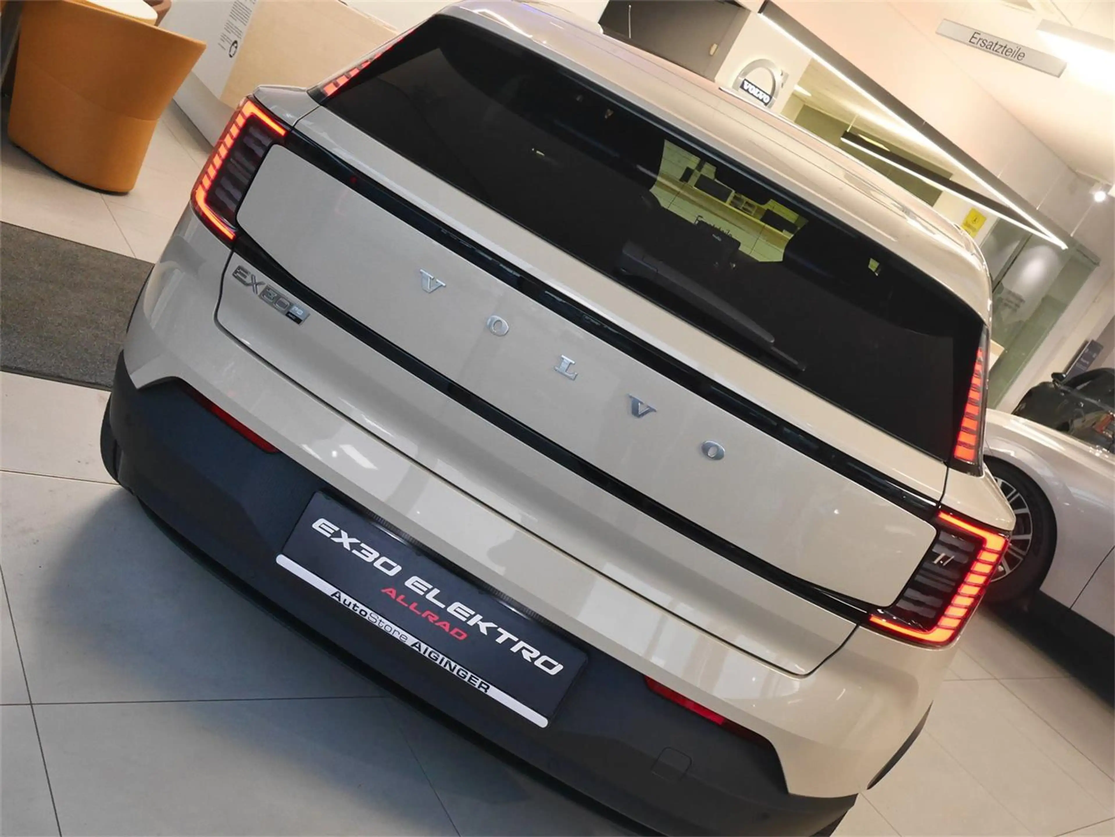 Volvo EX30 P8 AWD Plus — photo 4