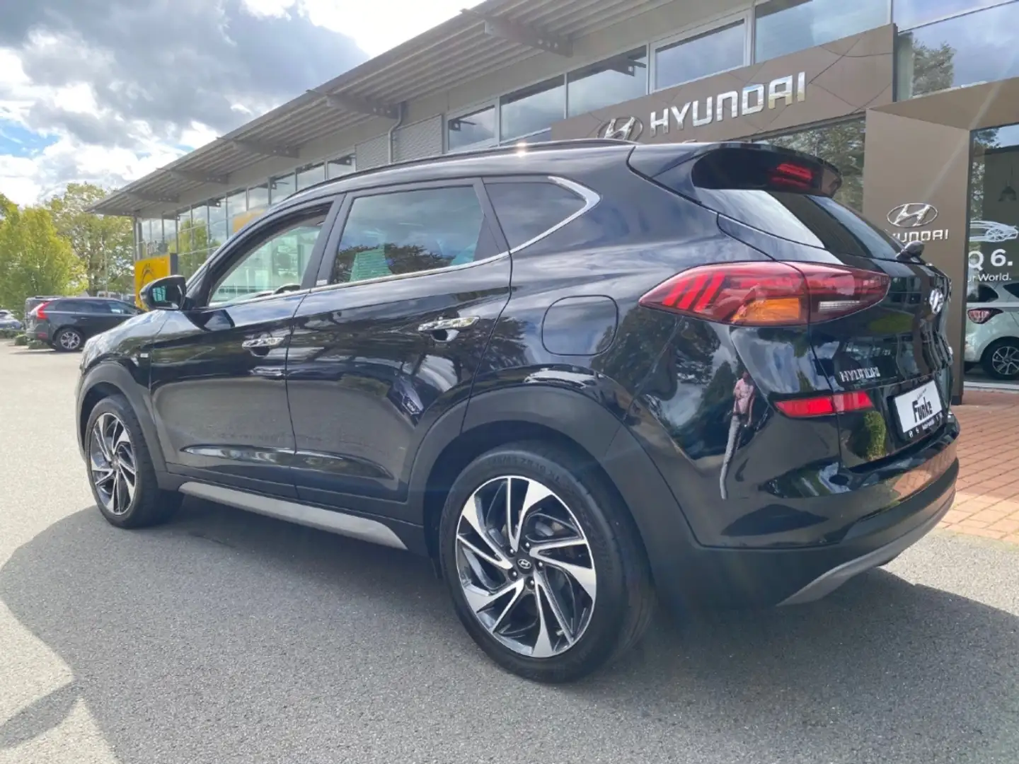 Hyundai TUCSON Premium Diesel Mild-Hybrid AT 4WD 2.0 CRDi Mild Hy Negro - 2