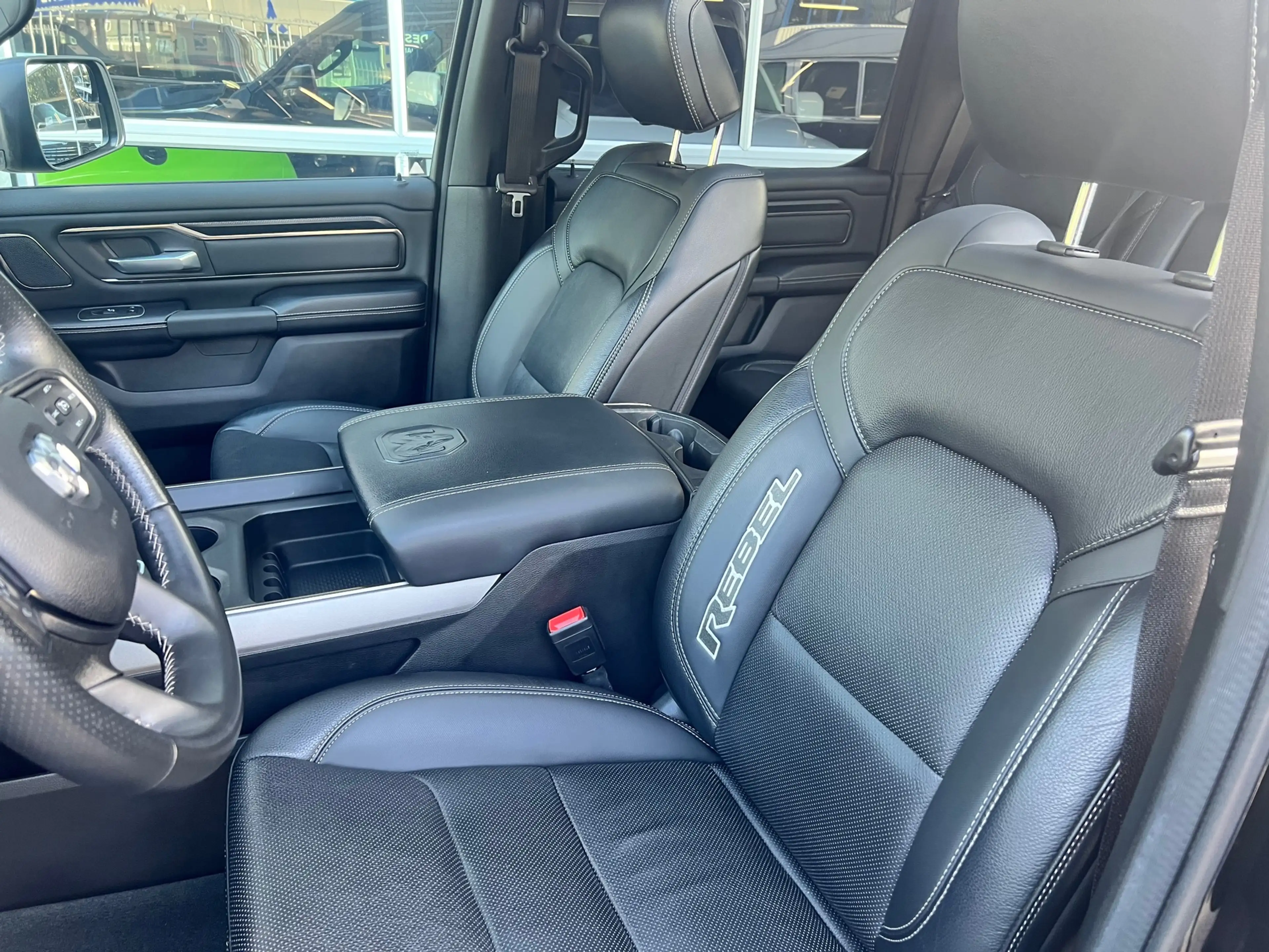 Dodge RAM Crewcab panorama — photo 11