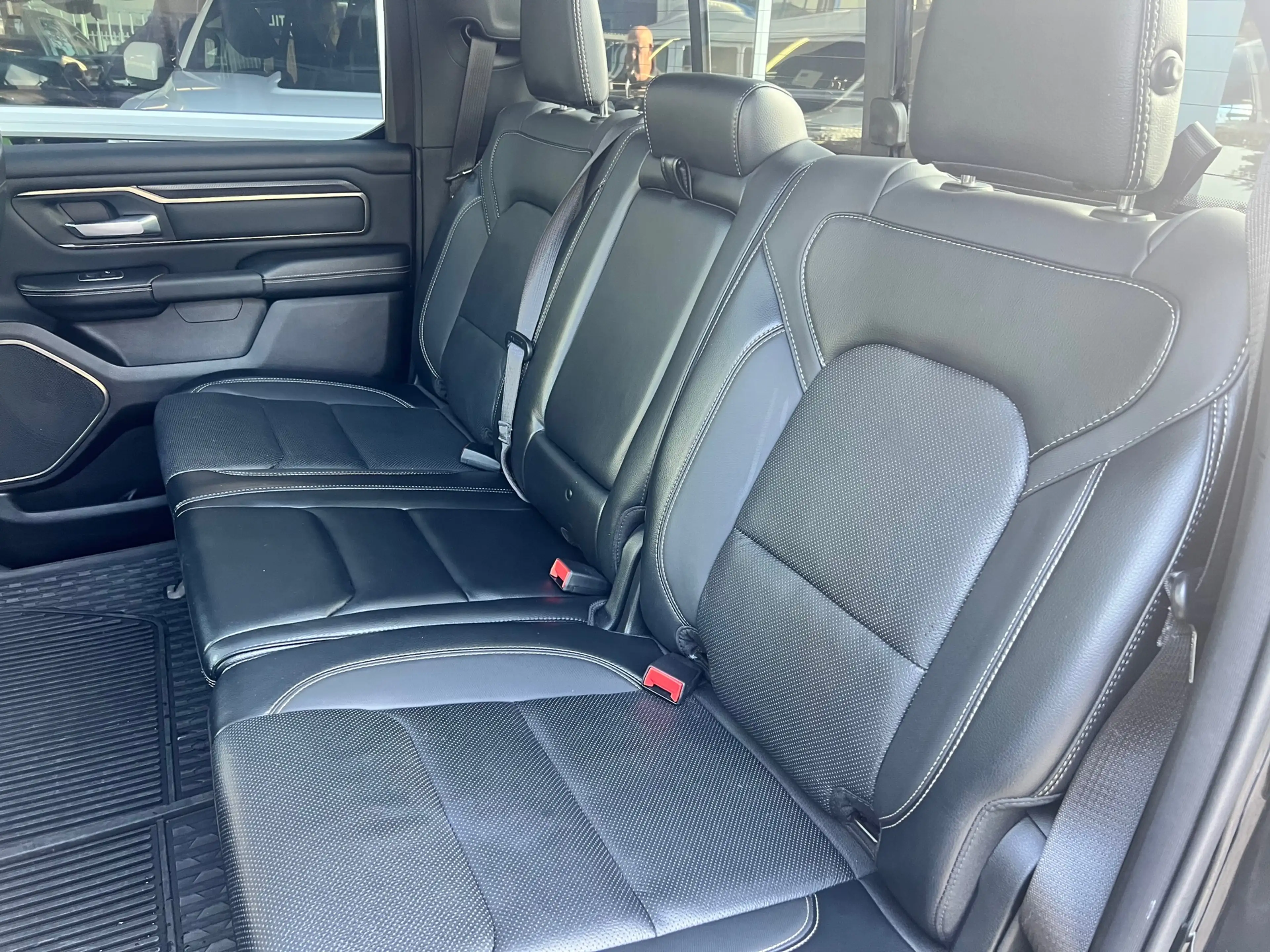 Dodge RAM Crewcab panorama — photo 10