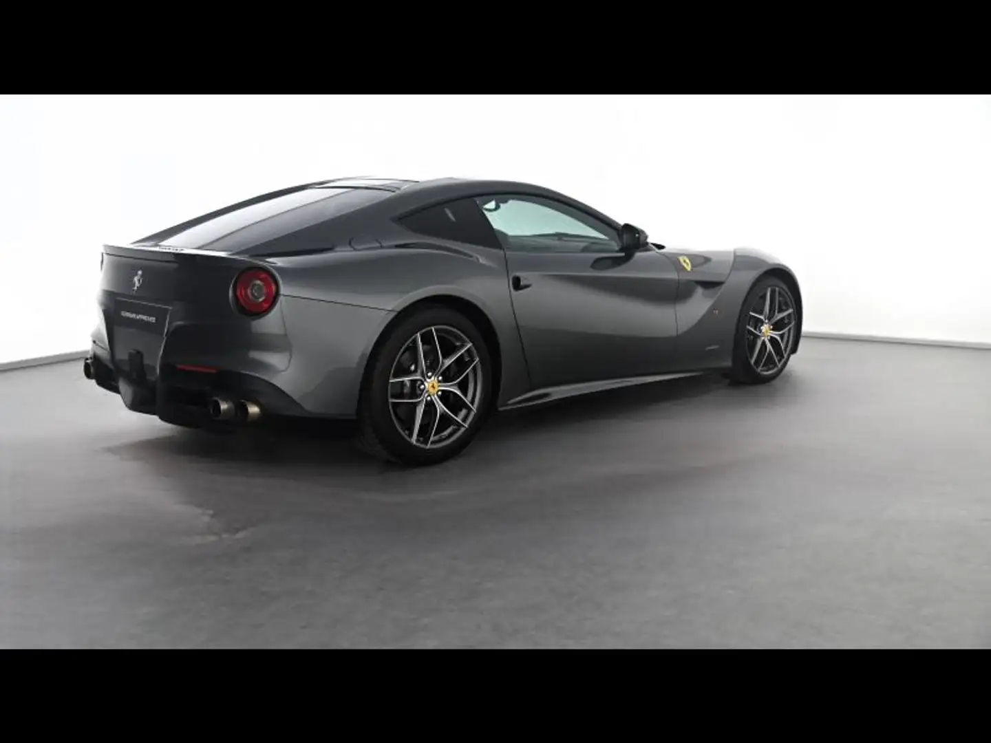 Ferrari F12 V12 6.3 740ch Zilver - 2