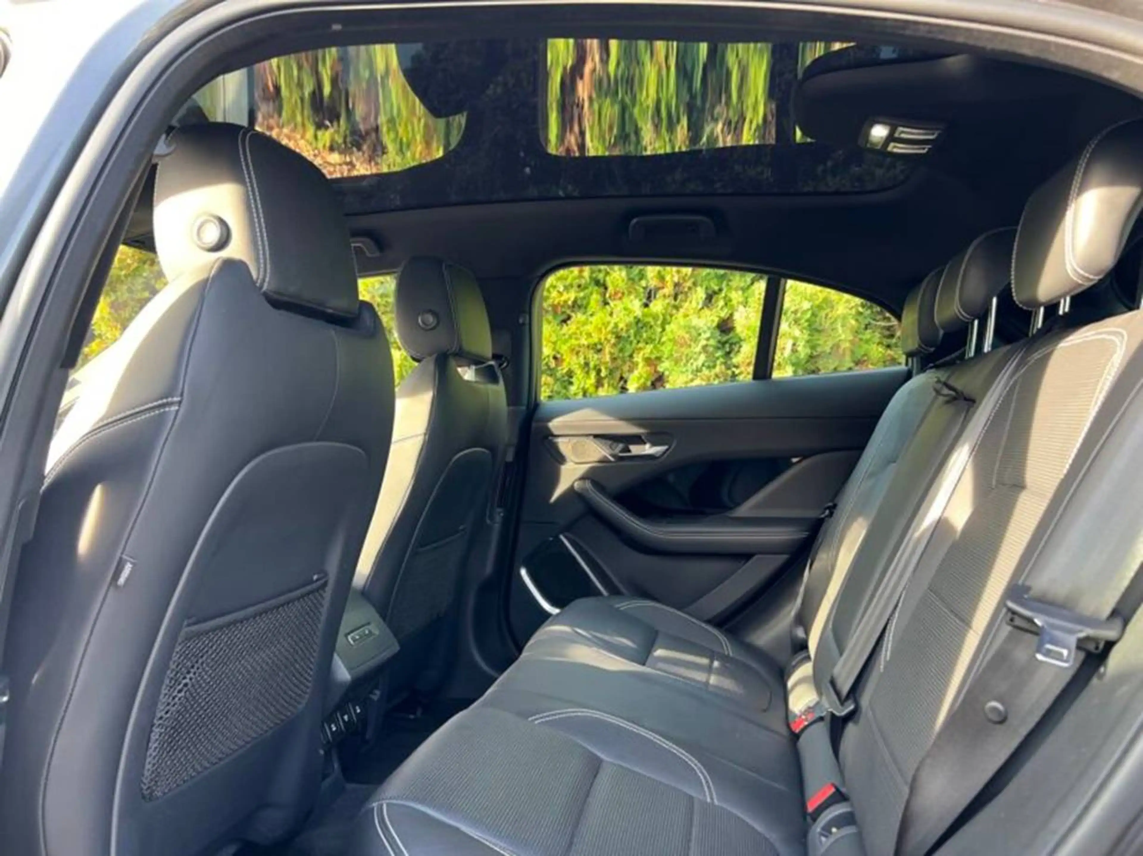 Jaguar I-Pace EV400 AWD First Edition HSE — photo 3