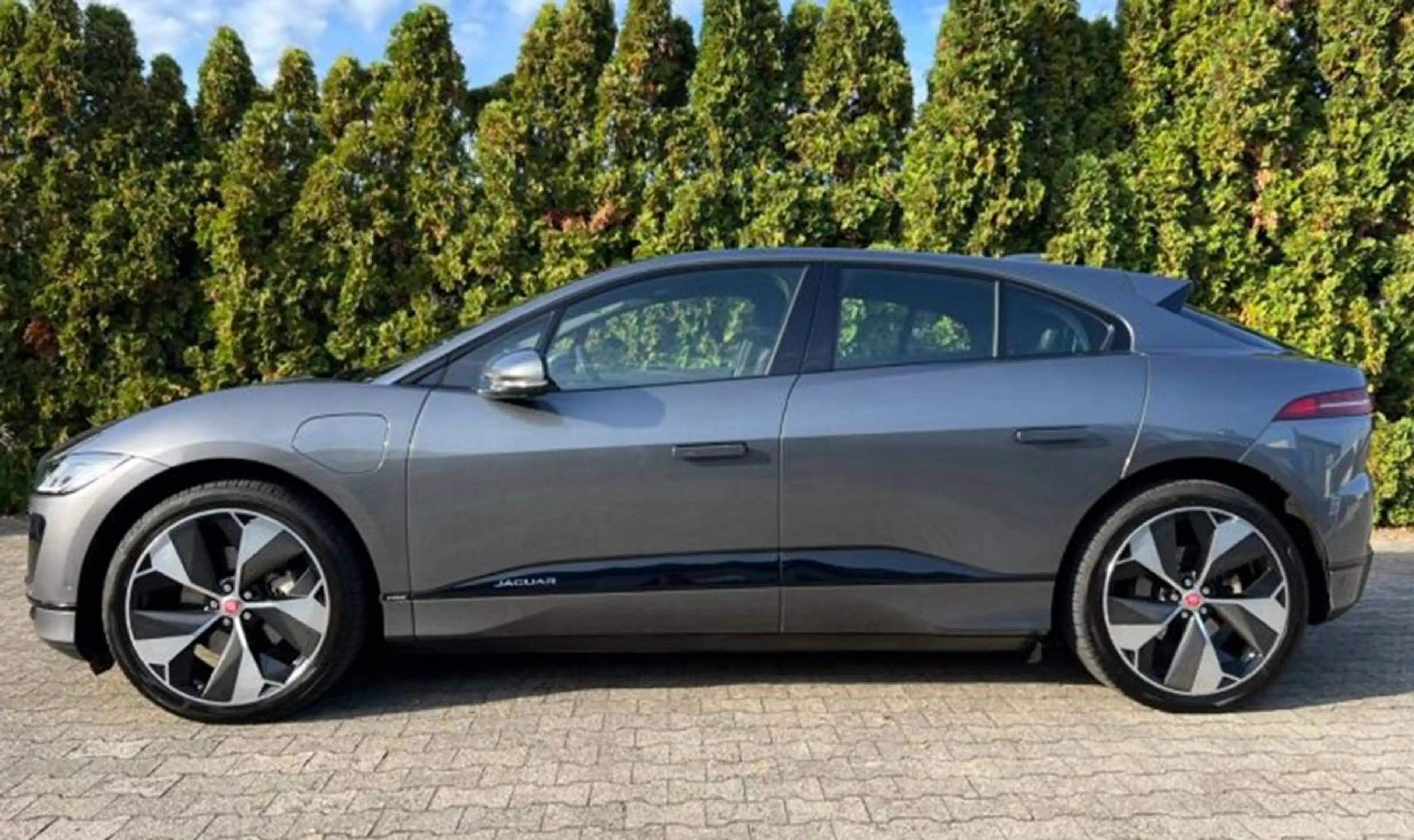 Jaguar I-Pace EV400 AWD First Edition HSE — photo 2