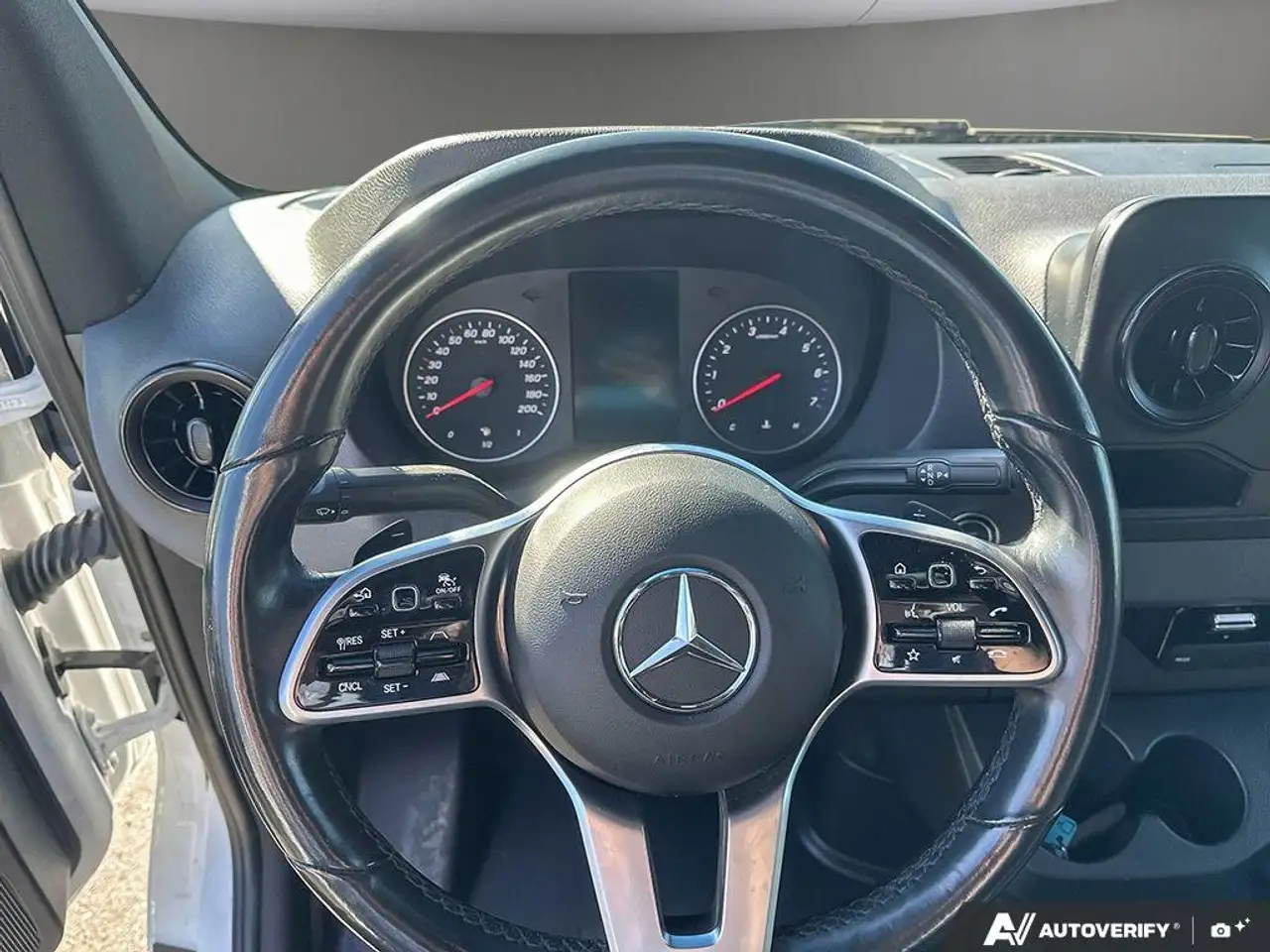 Mercedes-Benz Sprinter снимка Mercedes-Benz Sprinter