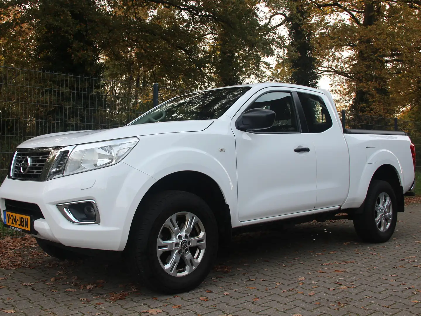Nissan NP300 NP300 2.3 dCi Visia DC Weiß - 1