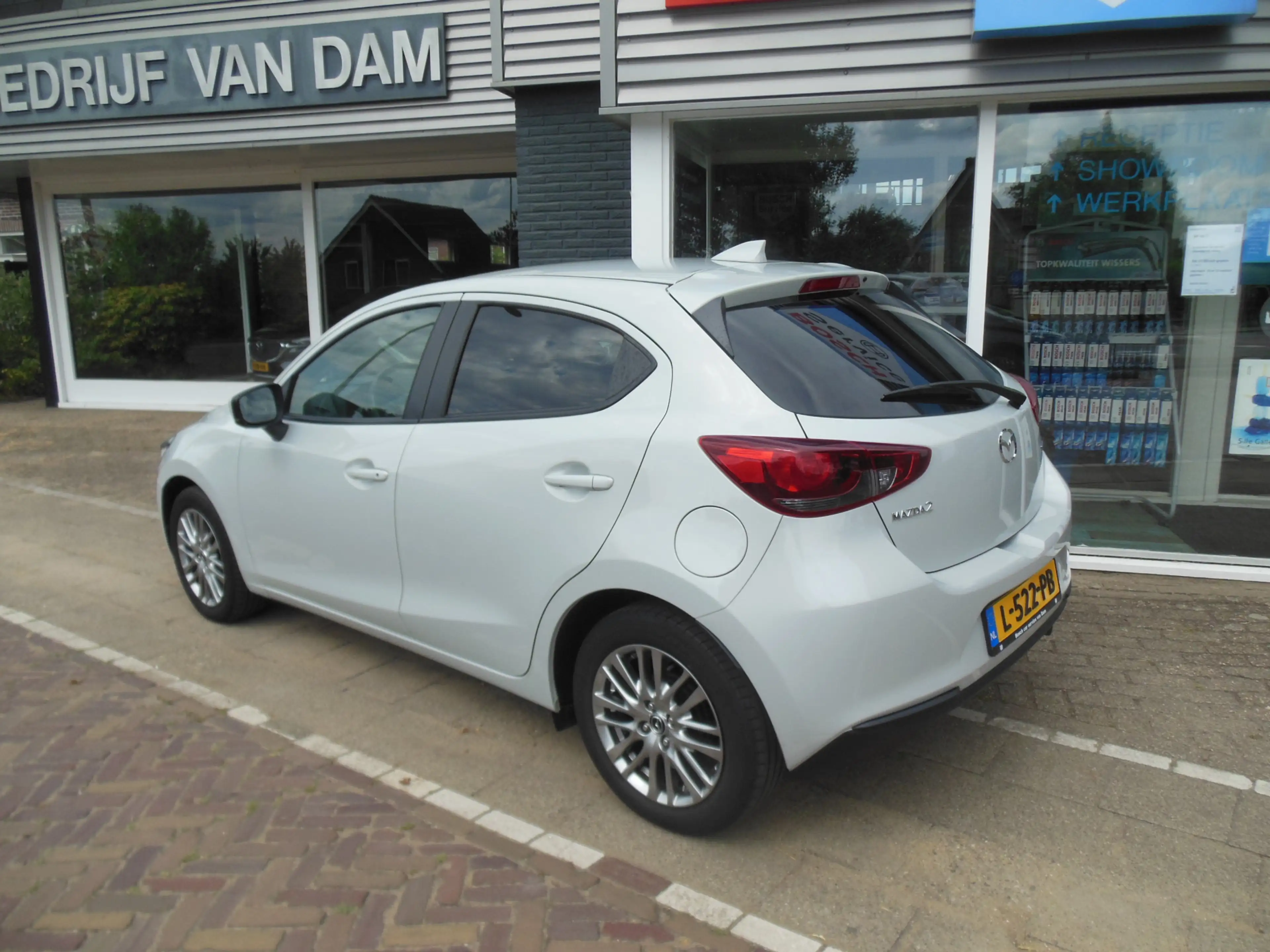 Mazda 2 1.5 Skyactiv-G Style Selected 12 maanden Bovag gar — photo 2