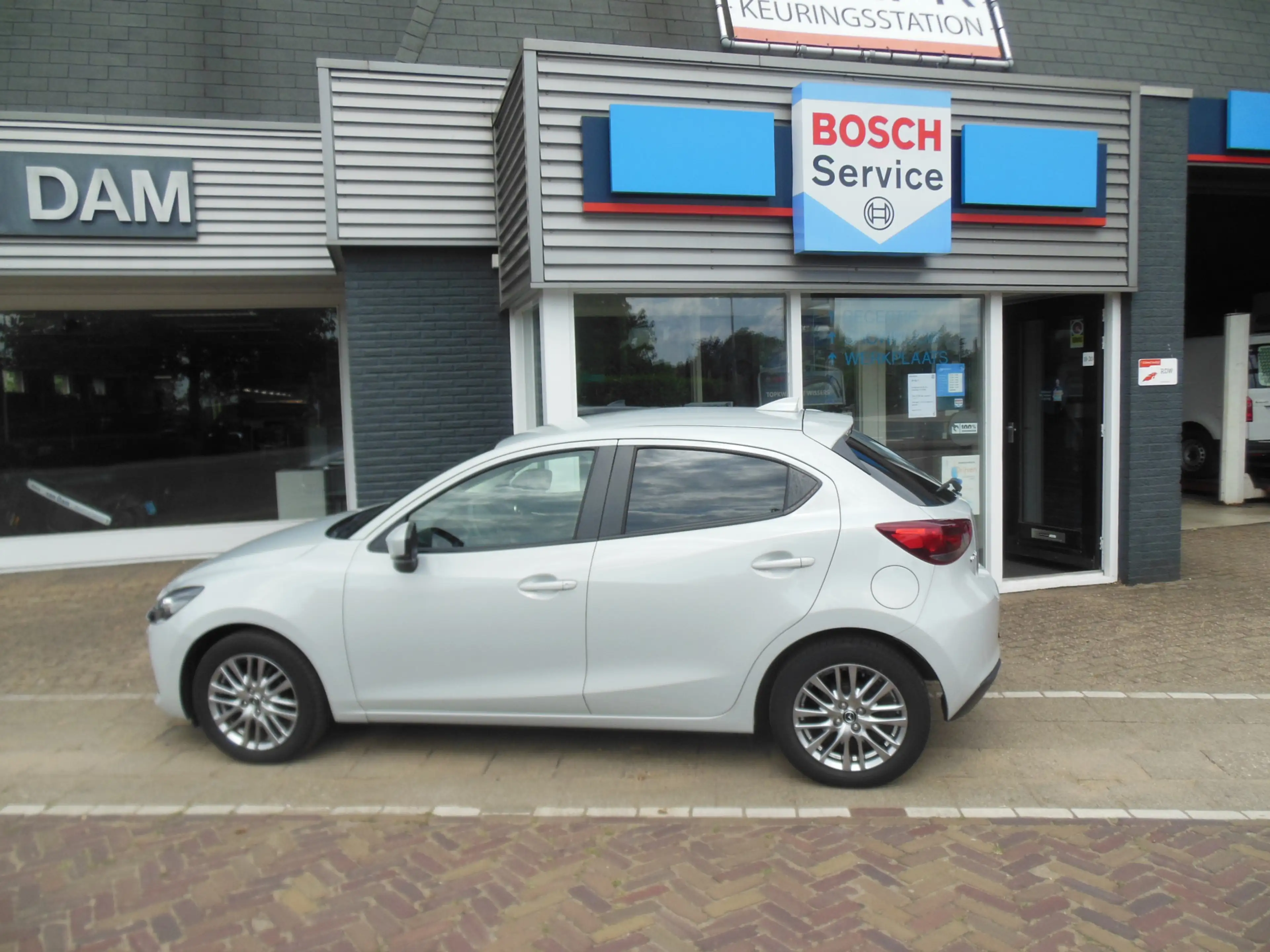 Mazda 2 1.5 Skyactiv-G Style Selected 12 maanden Bovag gar — photo 3