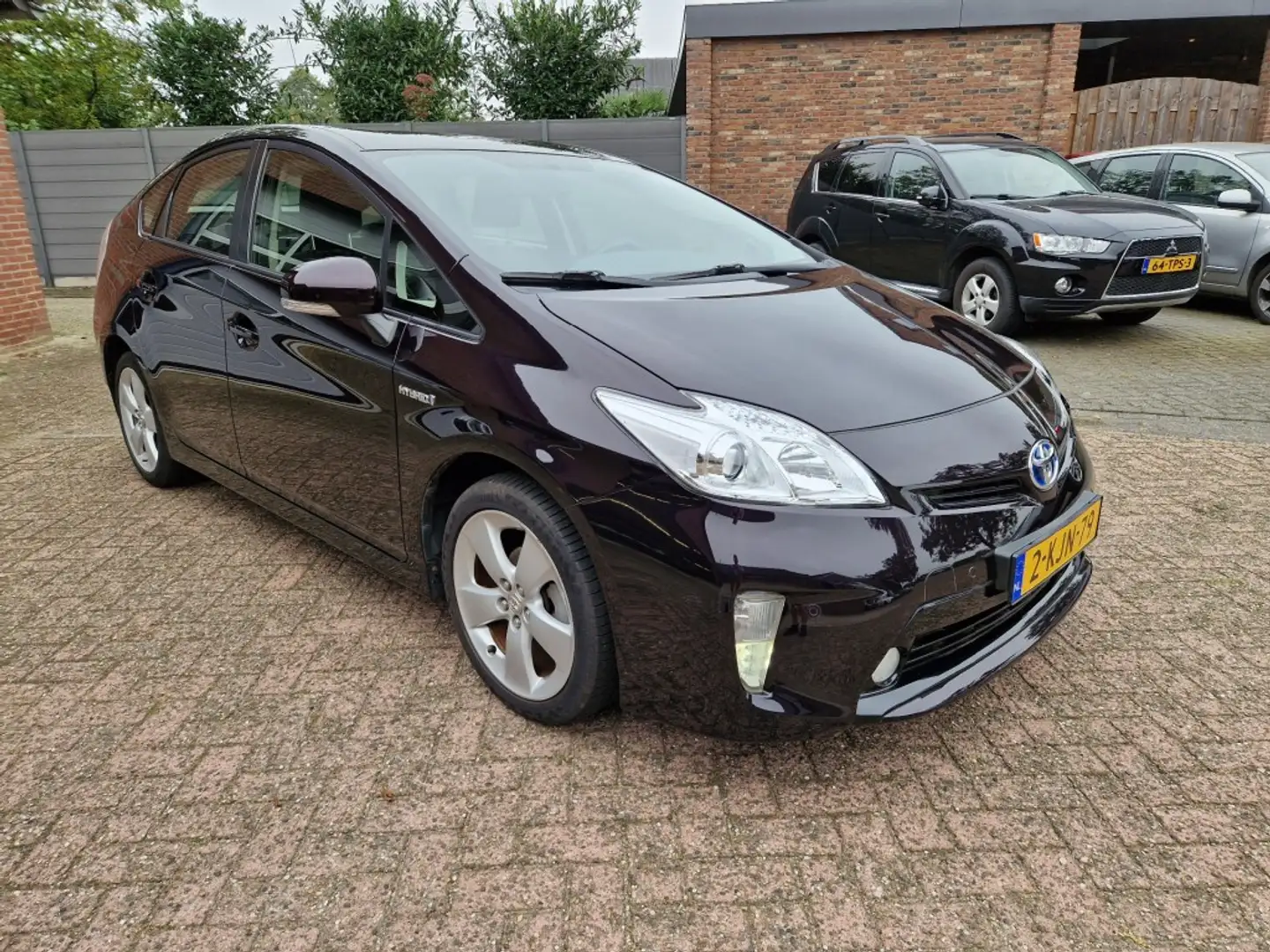 Toyota Prius 1.8 Hybrid Dynamic Business Navigatie NL-auto Crui Paars - 2