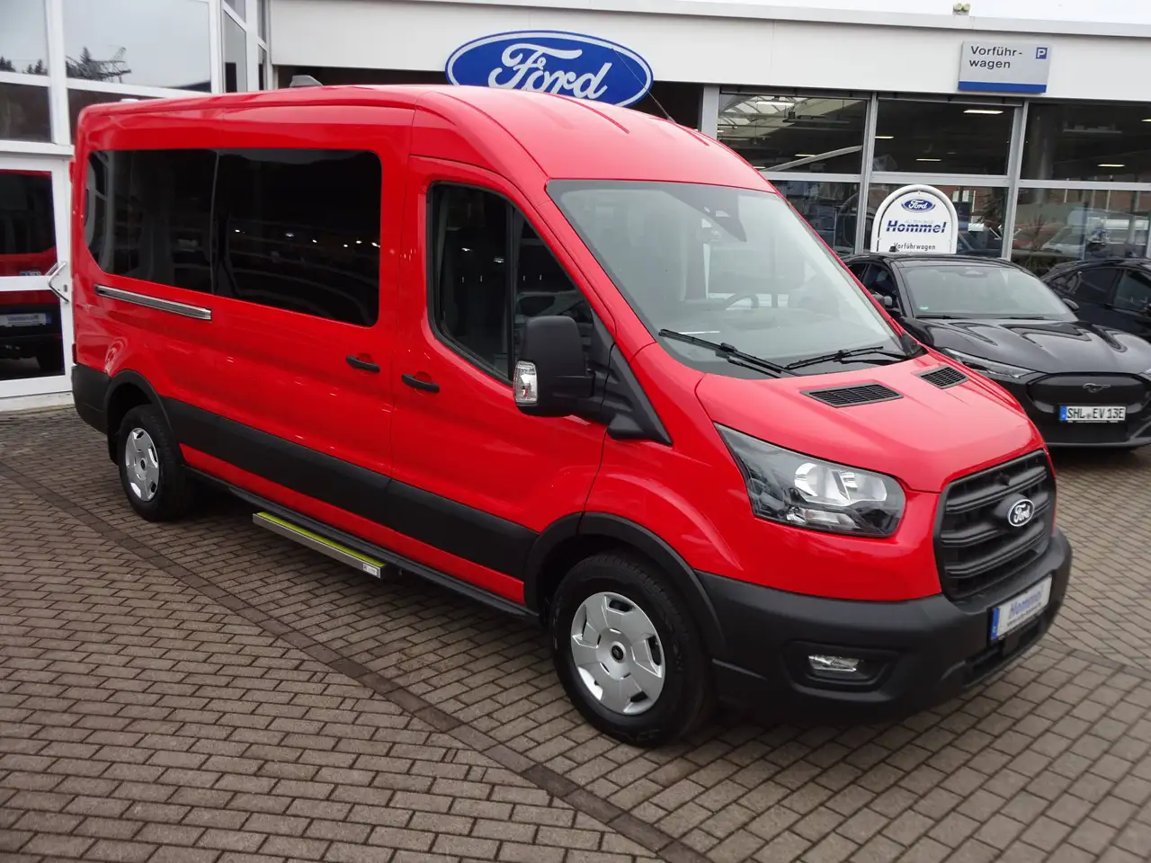 Ford Transit FT 350 L3H2 BEHINDERTENTRANSP. FZG. M. AMF BRUHNS LIFTSYST.