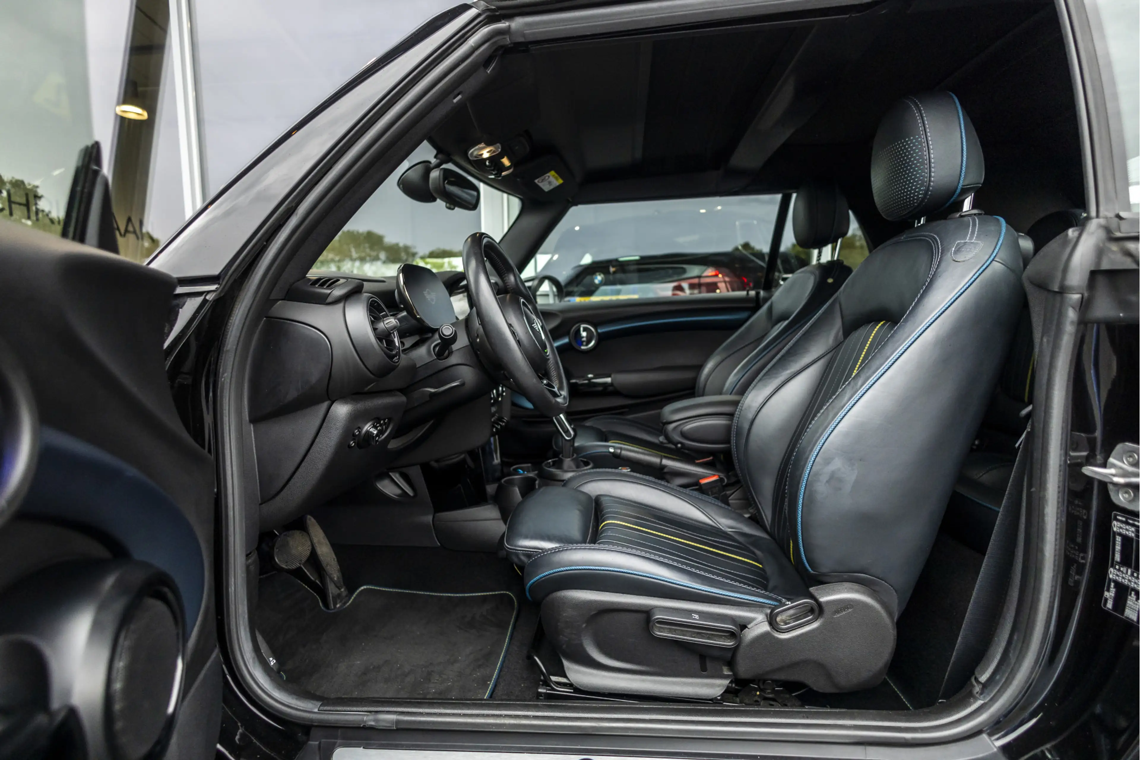 MINI Cooper Cabrio 1.5 Sidewalk Edition Harmen Kardon | NL Auto | Car — photo 10
