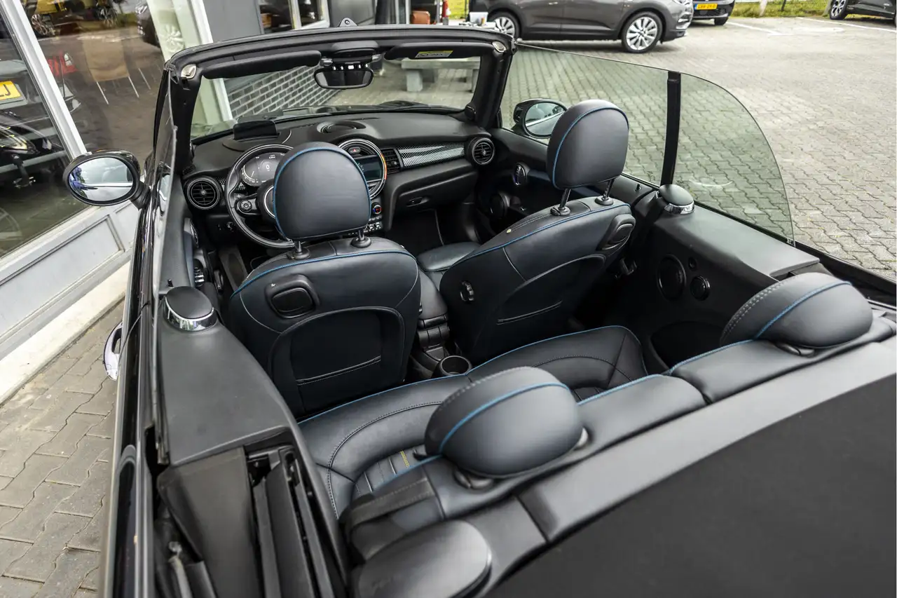 MINI Cooper 1.5 Sidewalk Edition Harmen Kardon NL Auto Car, миниатюра 16