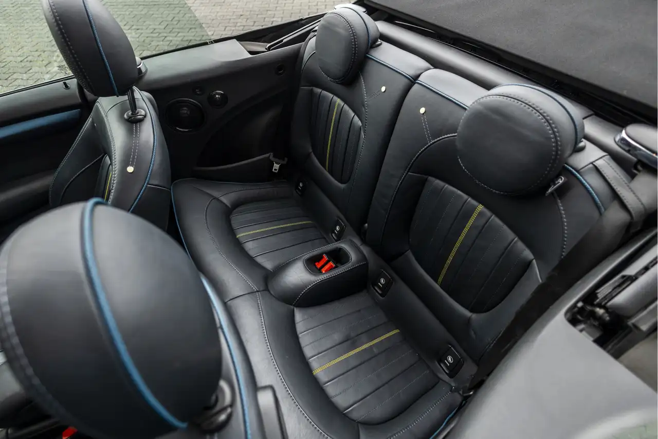 MINI Cooper 1.5 Sidewalk Edition Harmen Kardon NL Auto Car, миниатюра 12
