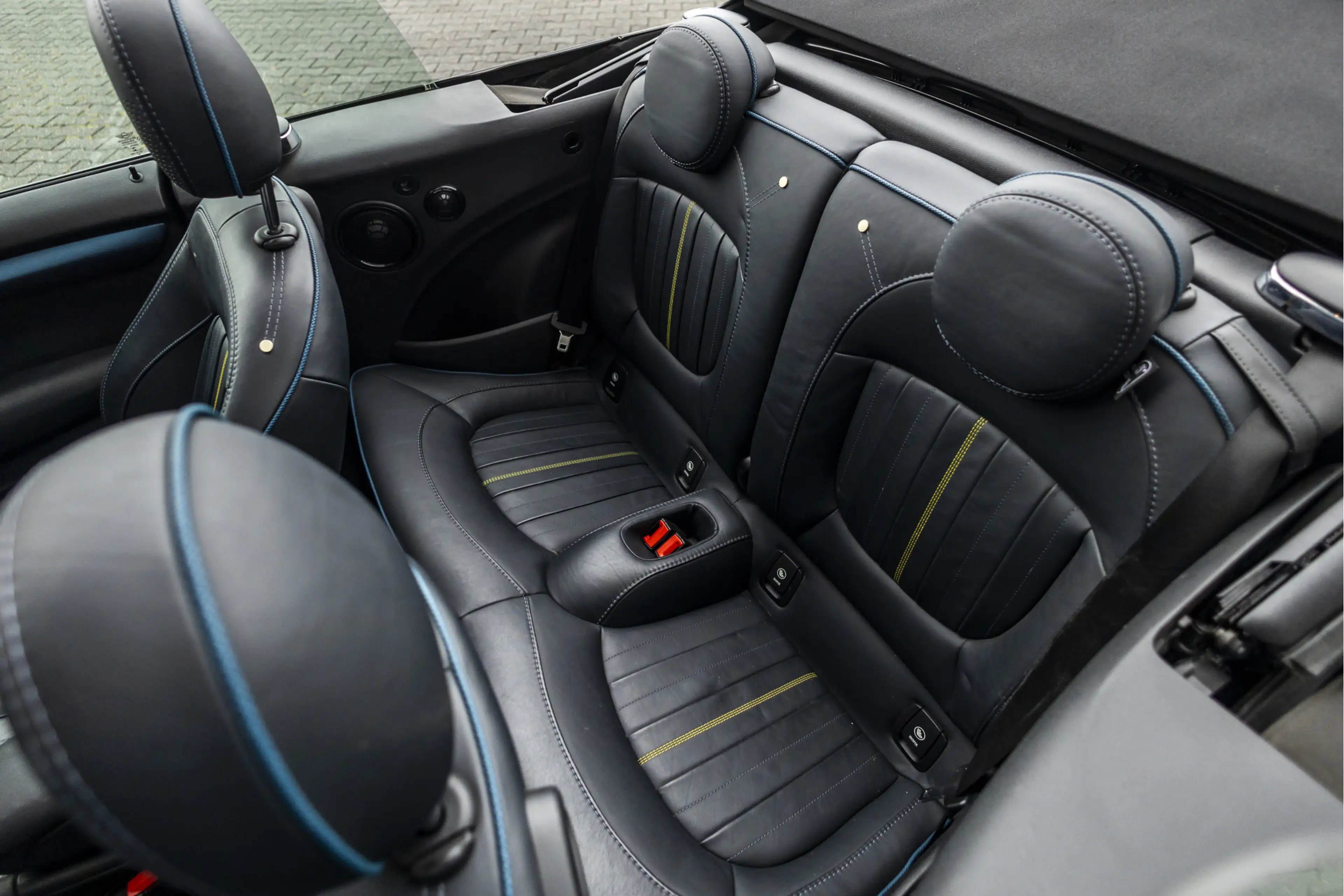 MINI Cooper Cabrio 1.5 Sidewalk Edition Harmen Kardon | NL Auto | Car — photo 12