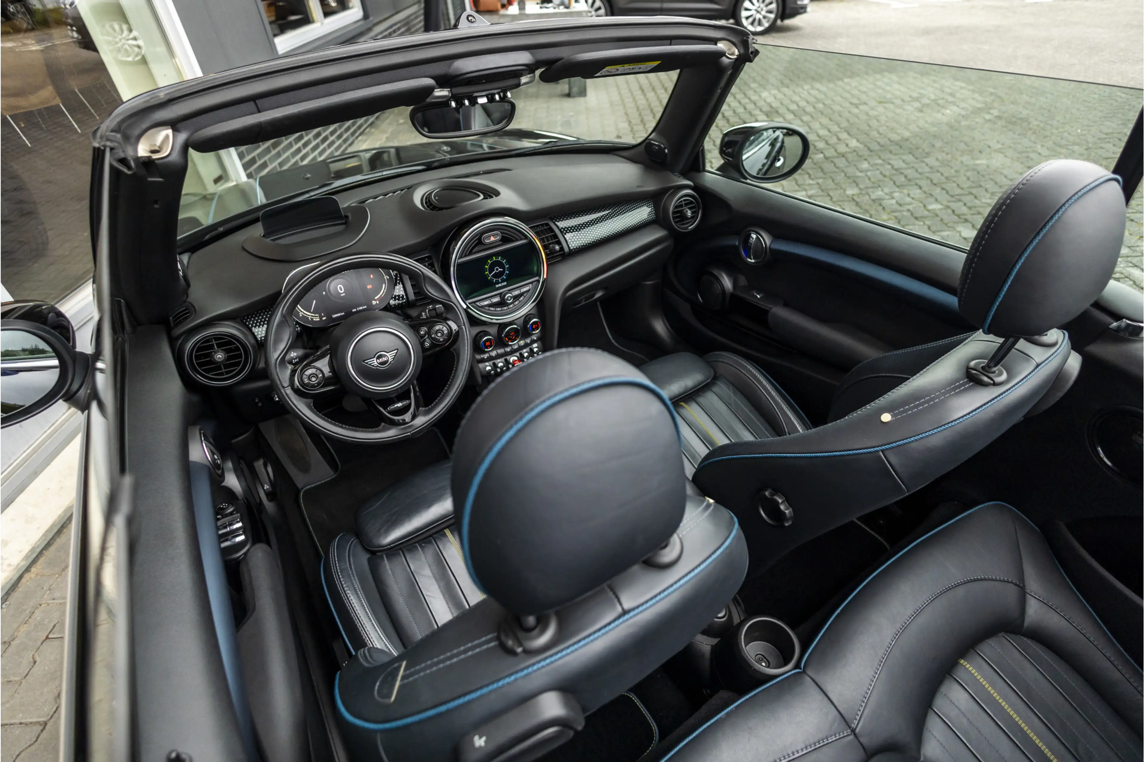 MINI Cooper Cabrio 1.5 Sidewalk Edition Harmen Kardon | NL Auto | Car — photo 9