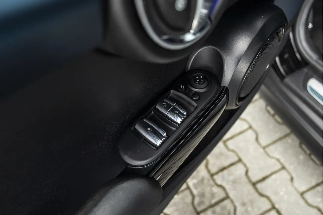 MINI Cooper 1.5 Sidewalk Edition Harmen Kardon NL Auto Car, миниатюра 26