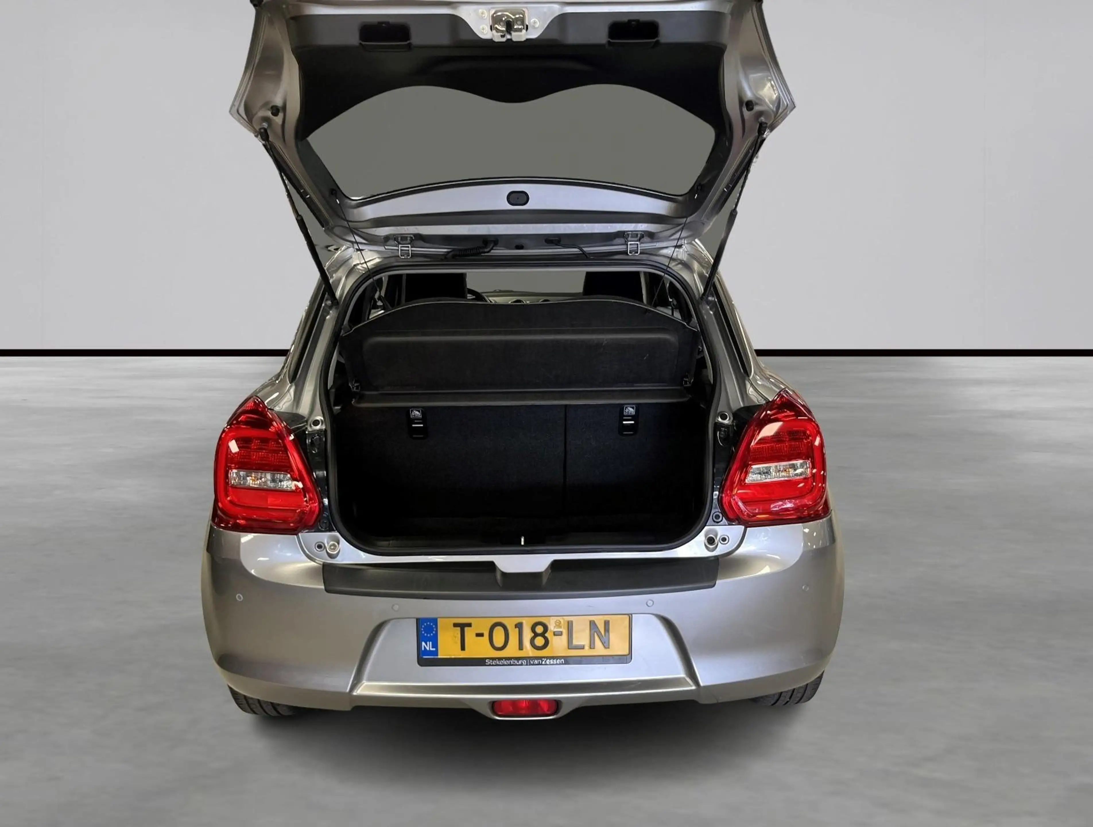 Suzuki Swift 1.2 Select Smart Hybrid — photo 11