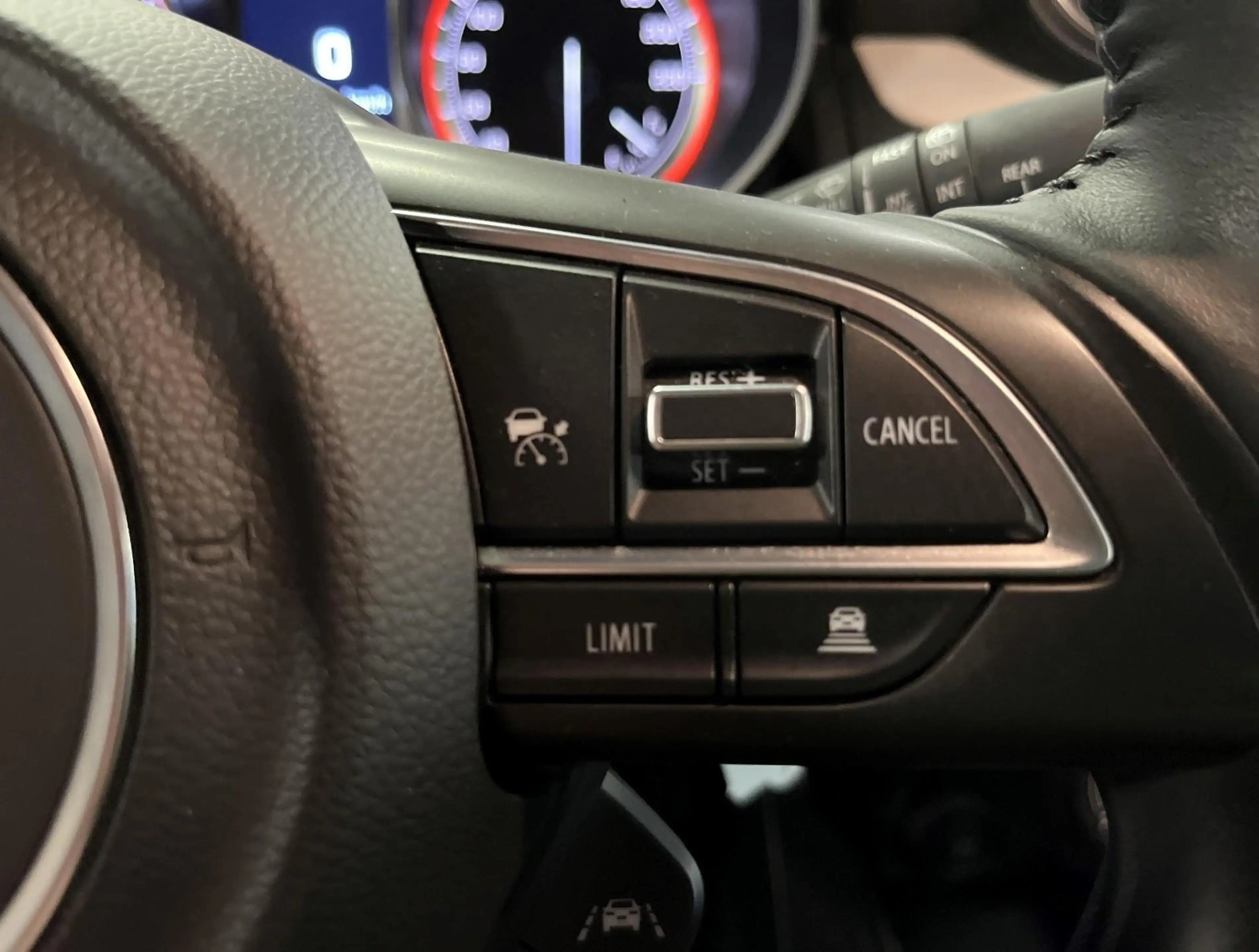 Suzuki Swift 1.2 Select Smart Hybrid — photo 15