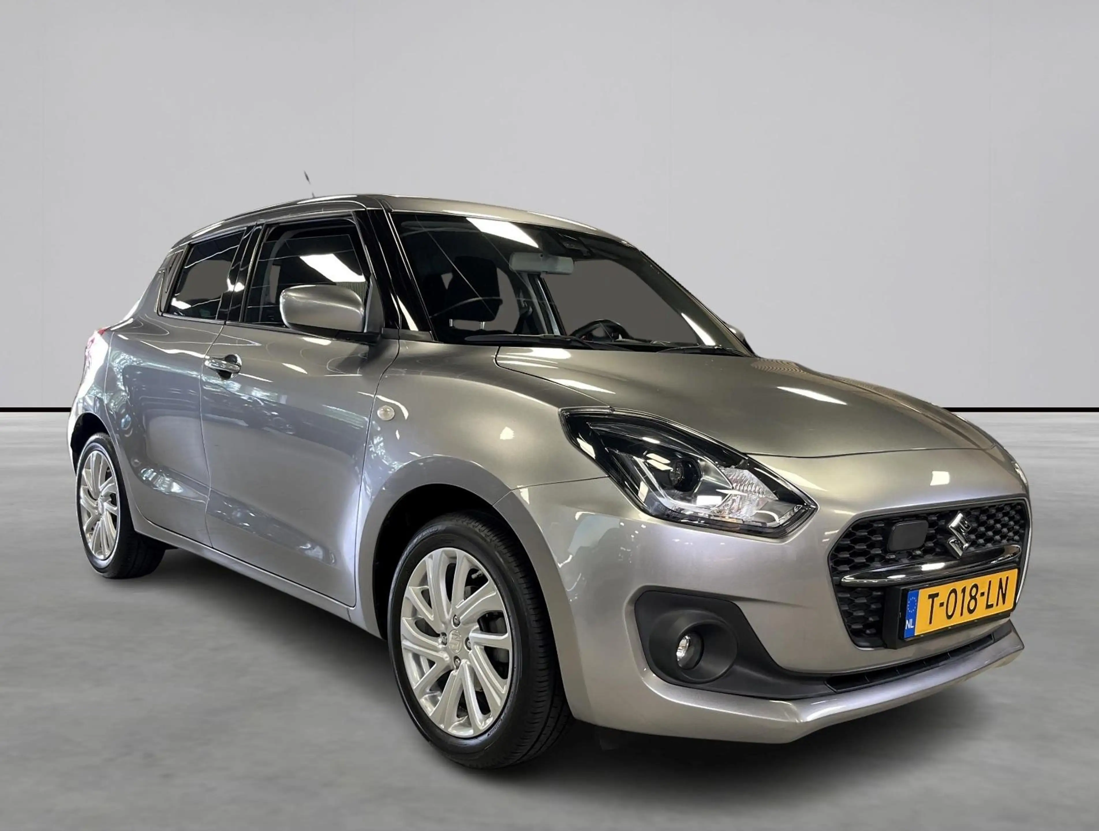 Suzuki Swift 1.2 Select Smart Hybrid — photo 7