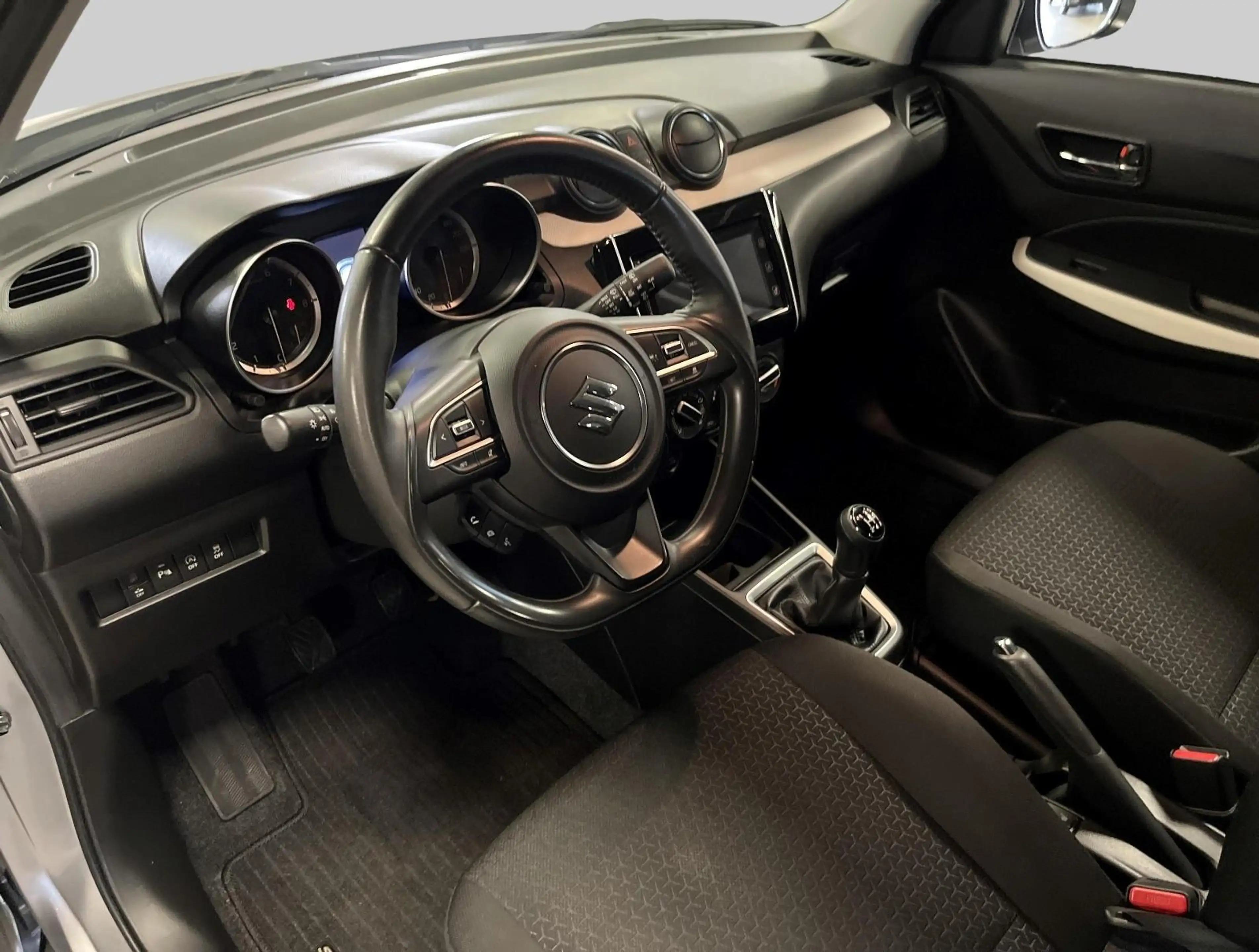 Suzuki Swift 1.2 Select Smart Hybrid — photo 8