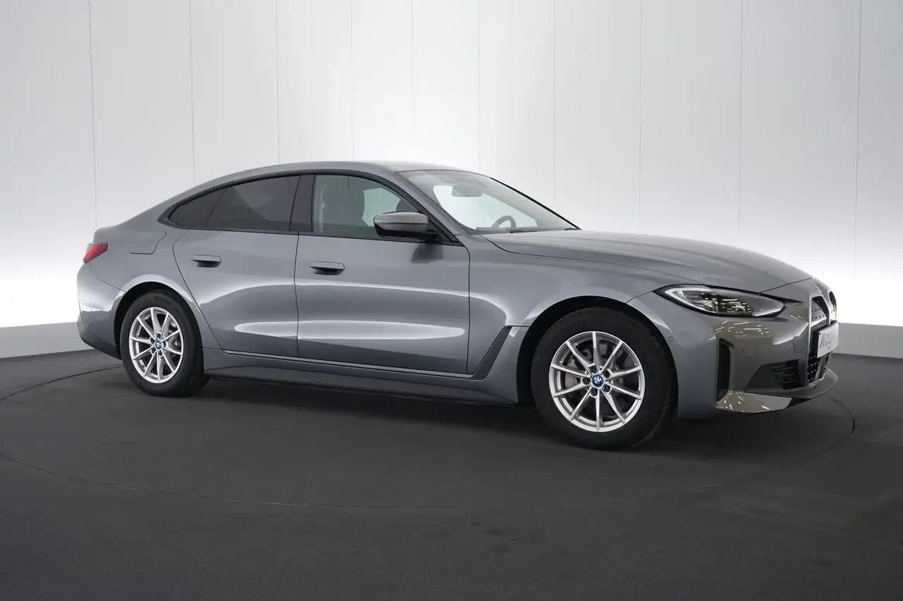 BMW i4 eDrive40 LEDER/CUIR LED GPS PDC CAM Verw. Zetels A, миниатюра 4