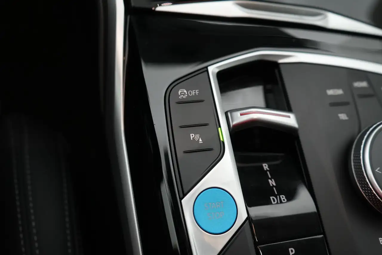 BMW i4 eDrive40 LEDER/CUIR LED GPS PDC CAM Verw. Zetels A, миниатюра 28