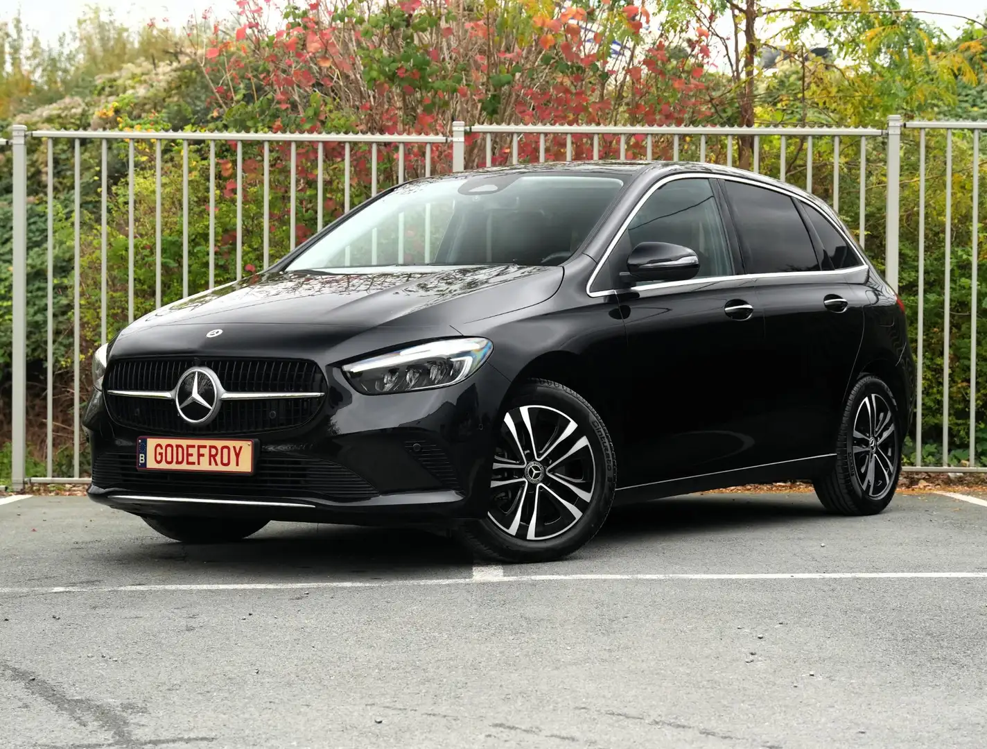 Mercedes-Benz B 250 B e DCT Чорний - 2