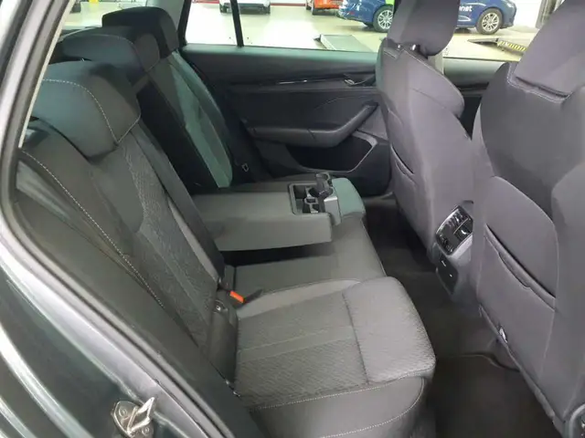 Skoda Octavia view 13